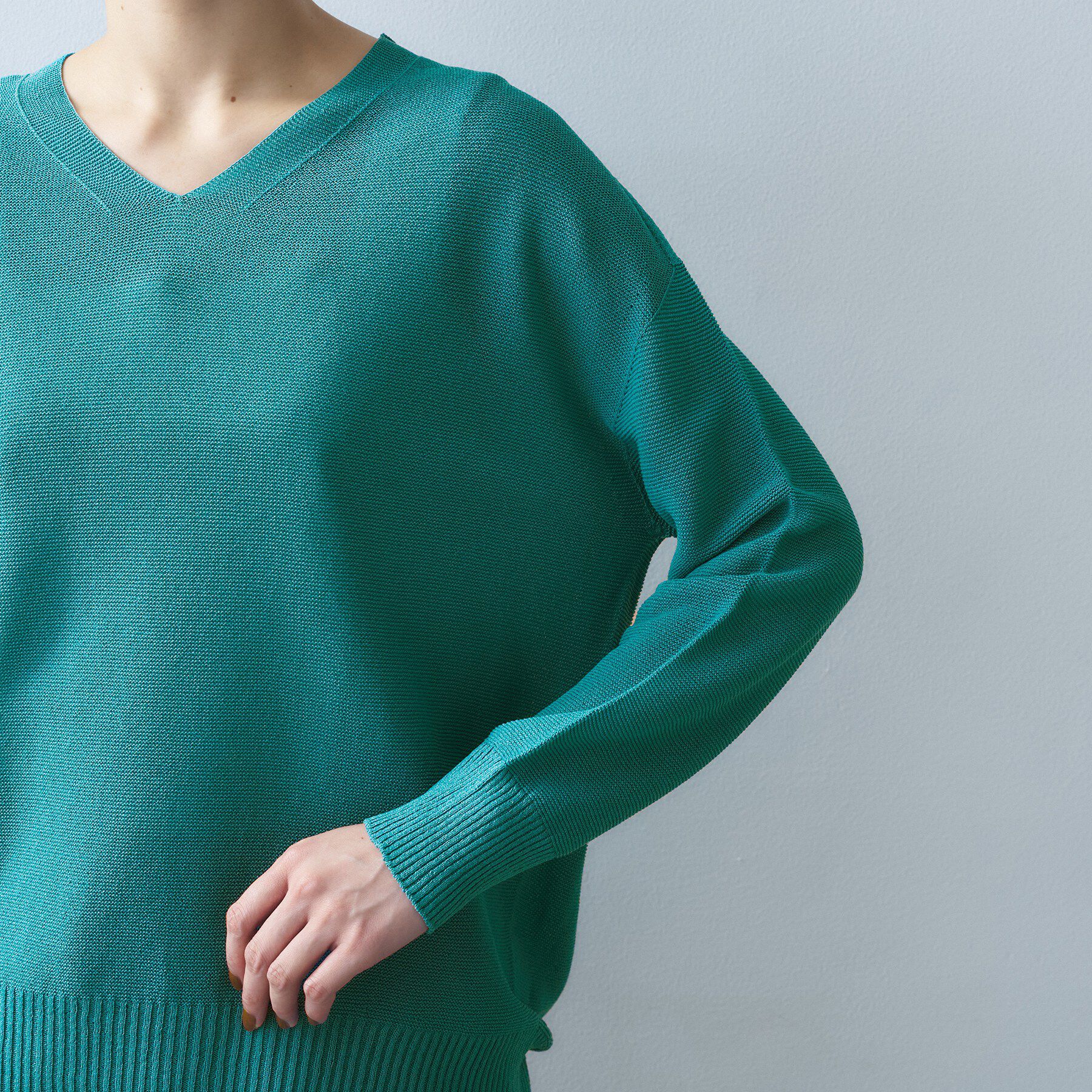 UNTITLED「ドライタッチVネックニット」|ニット・セーター|