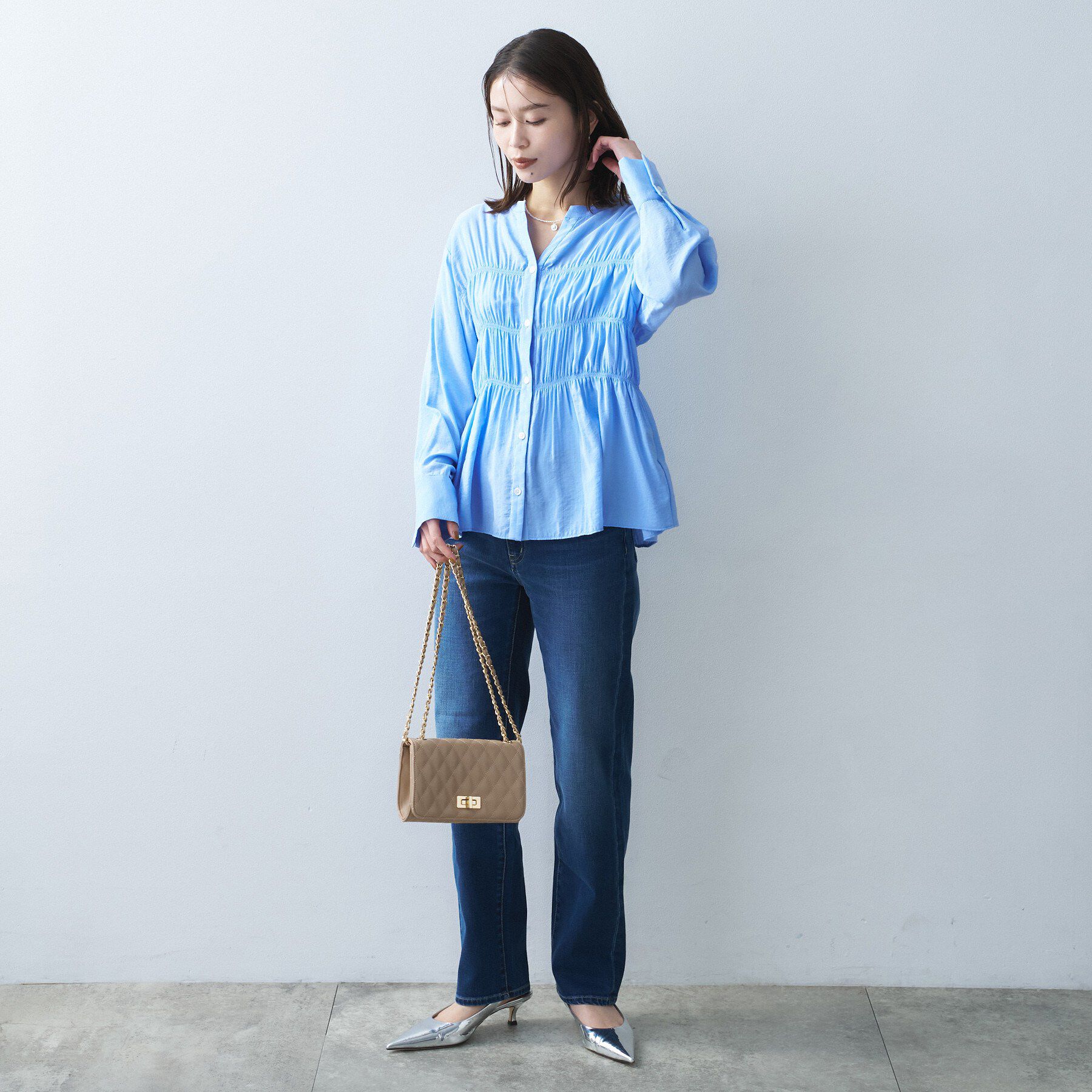 UNTITLED「【着映え/洗える】リラックスシャーリングブラウス」|シャツ・ブラウス|