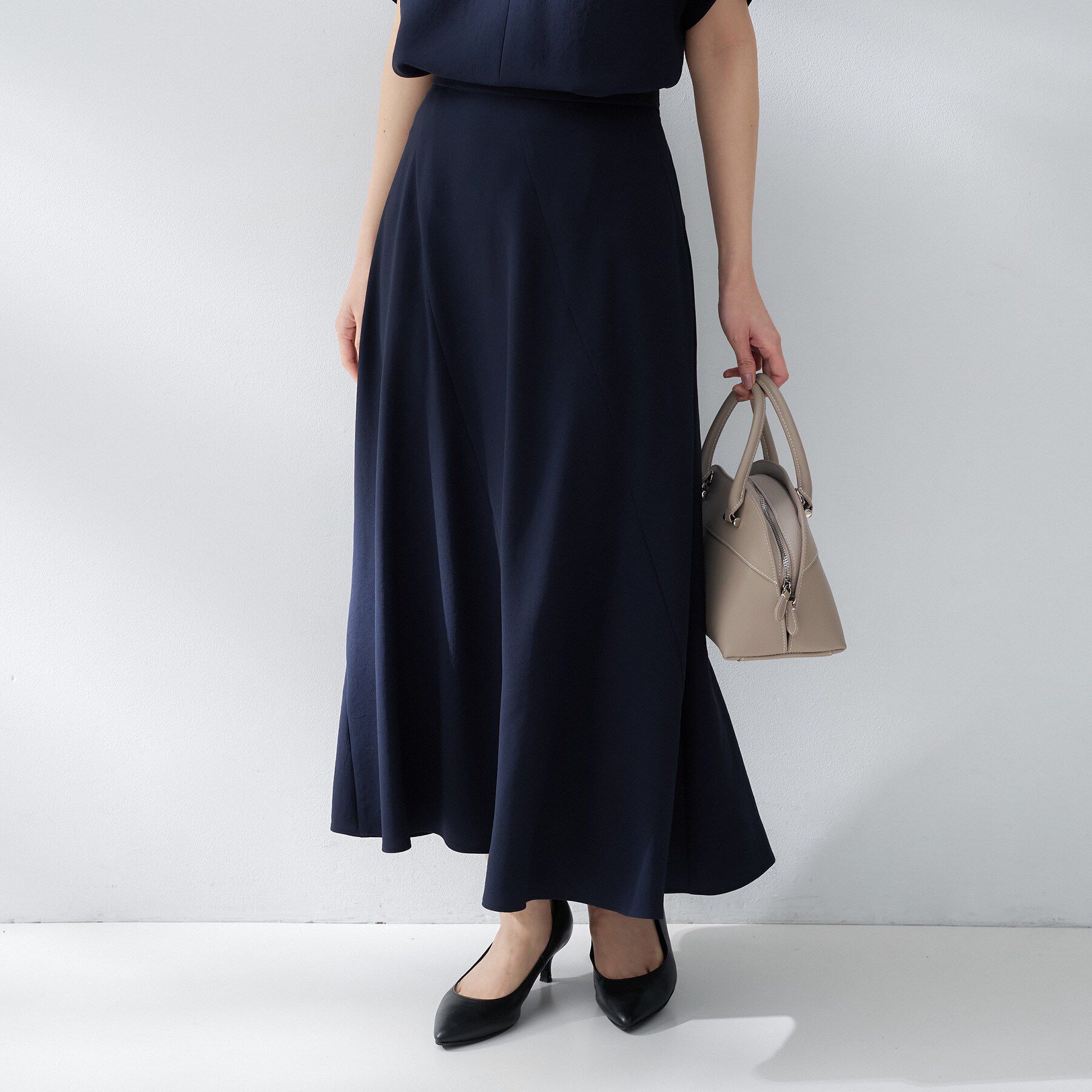 UNTITLED「【夏の名品セットアップが今年も登場！/はっ水/遮熱】リラクミスト フレアスカート」|スカート|ネイビー(094)