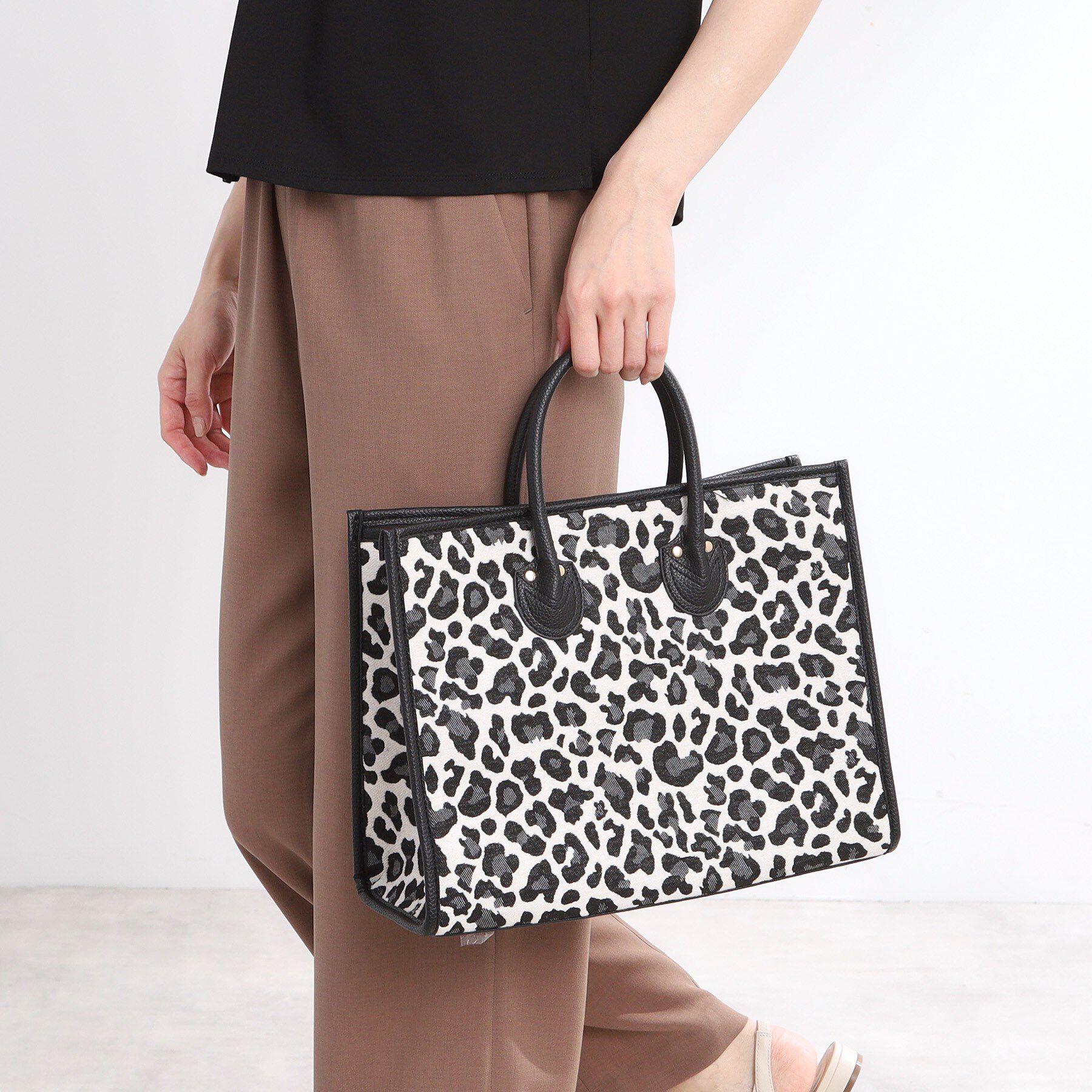 Reflect「【しっかり収納／ショルダー付き】レオパードジャカードバッグ」|トートバッグ|