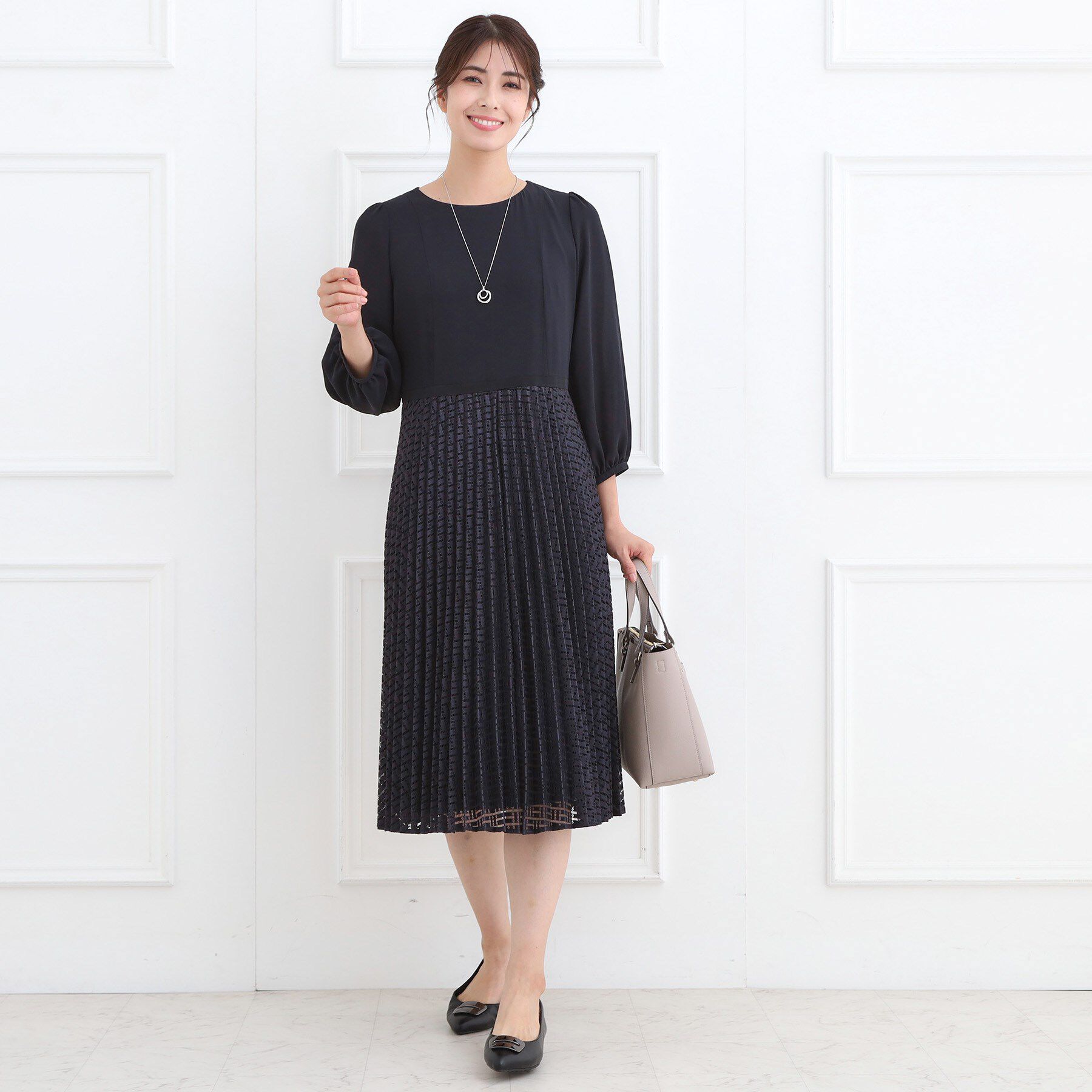 Reflect「【お仕事に◎】シフォン&times;幾何柄レースプリーツワンピース」|ワンピース|