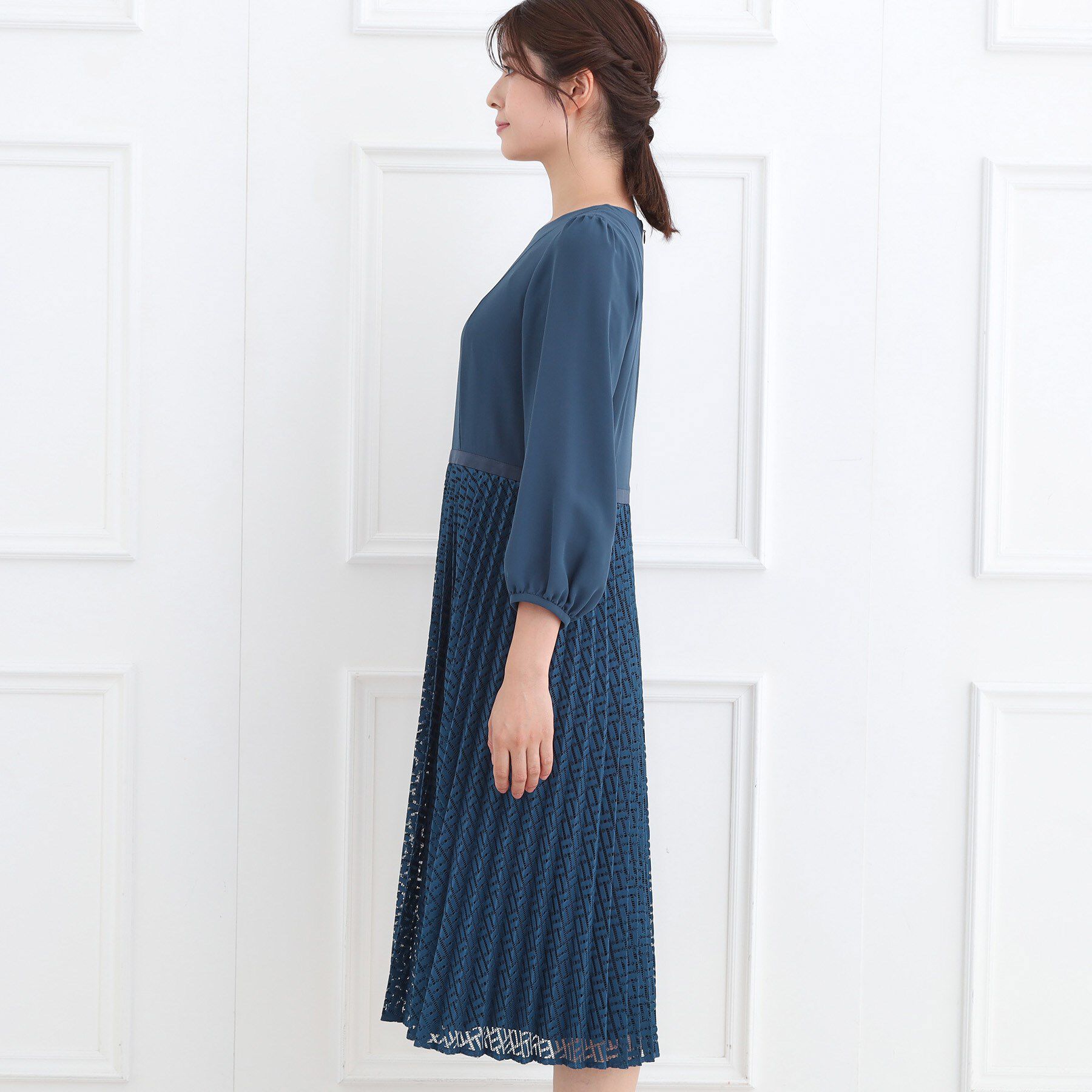 Reflect「【お仕事に◎】シフォン&times;幾何柄レースプリーツワンピース」|ワンピース|