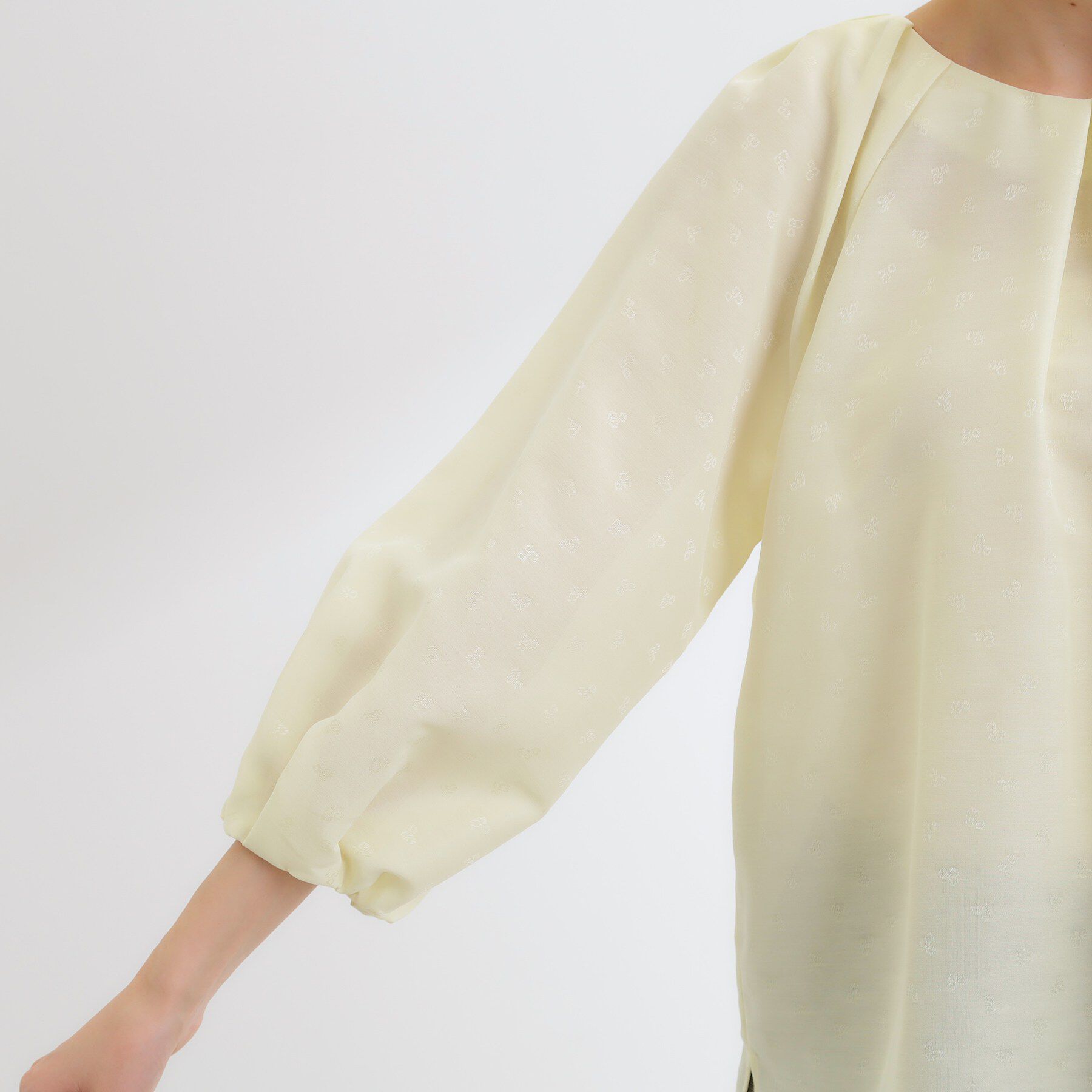 Reflect「ボリュームスリーブサテンジャカードブラウス」|シャツ・ブラウス|