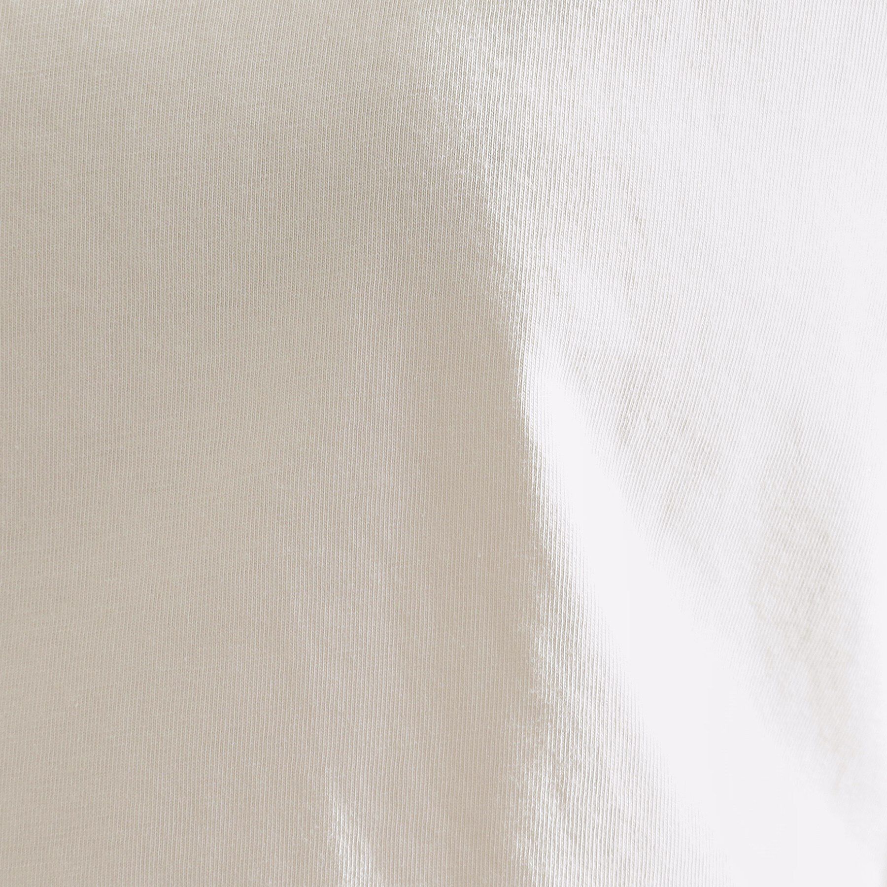 grove「きちんと感と女性らしさ、二の腕カバーが一枚で叶う　袖口パール調ボタンプルオーバー」|Tシャツ・カットソー|