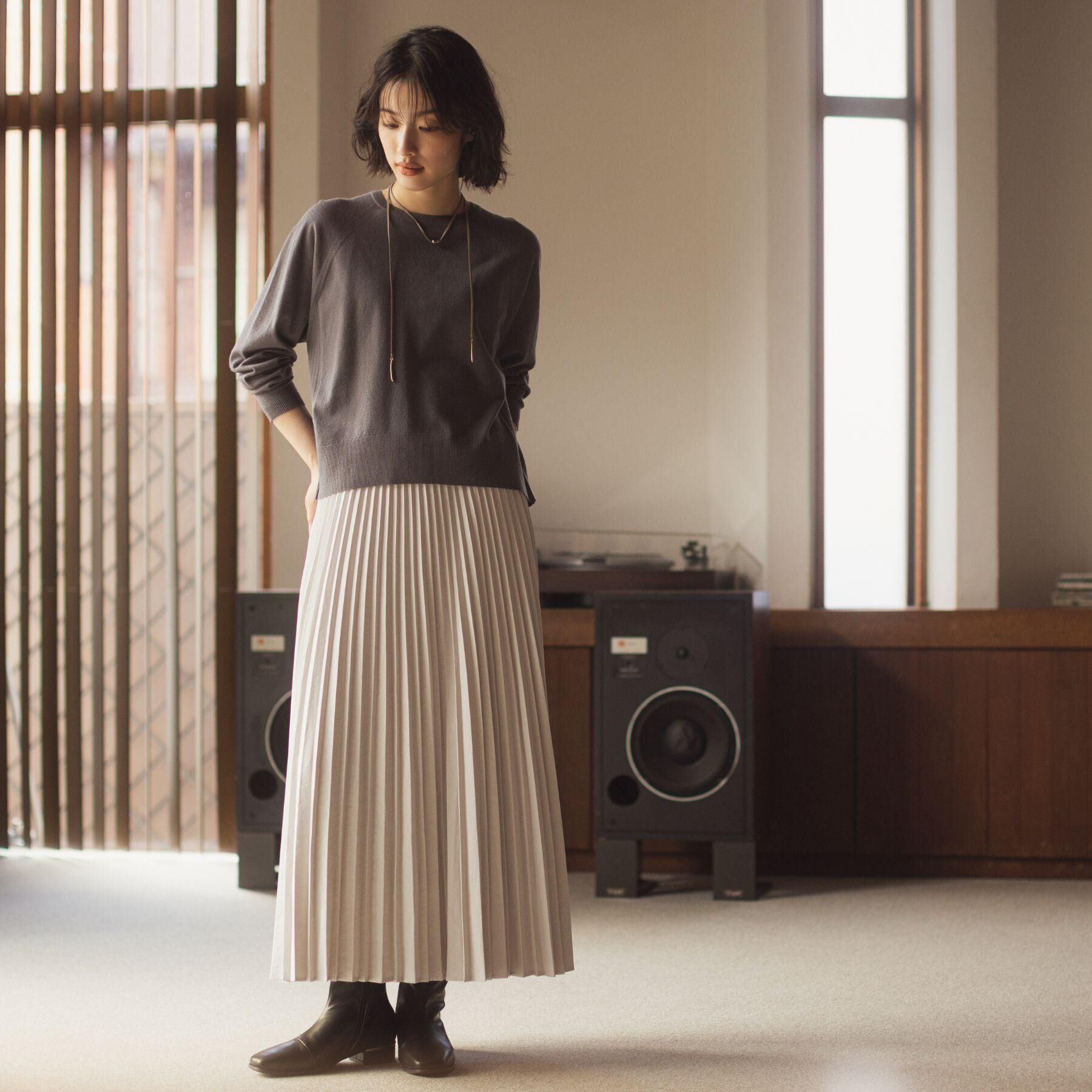grove「すっきり見えて、やさしく揺れる。大人のスエードライクプリーツスカート」|スカート|
