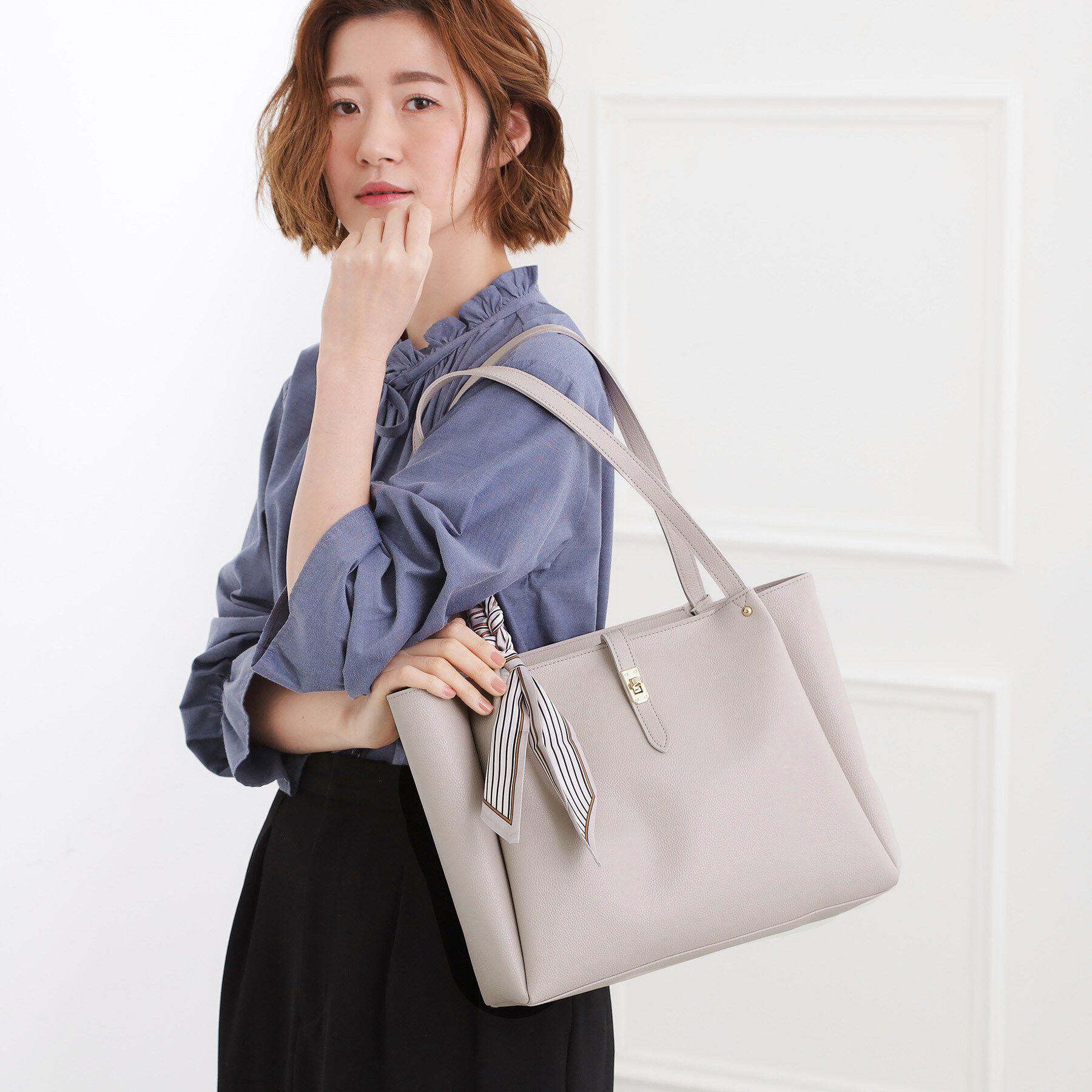 grove「【人間工学/A4】タックベルトヒネリスカーフトート」|トートバッグ|