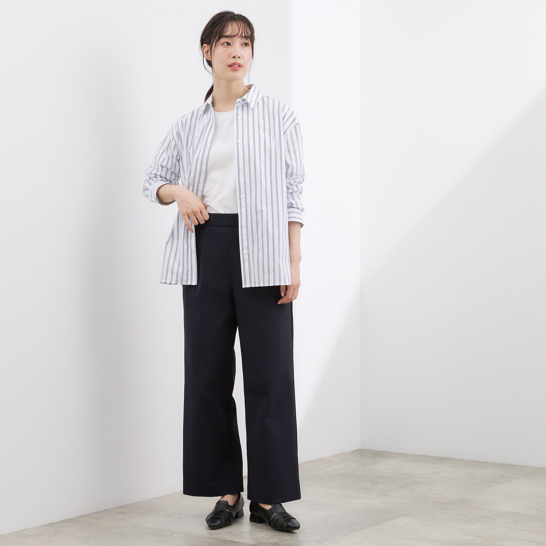 grove「【貴島明日香さん着用】一度着たら手放せない、驚きの伸びを備えたコットンナイロンストレッチシャツ」|シャツ・ブラウス|