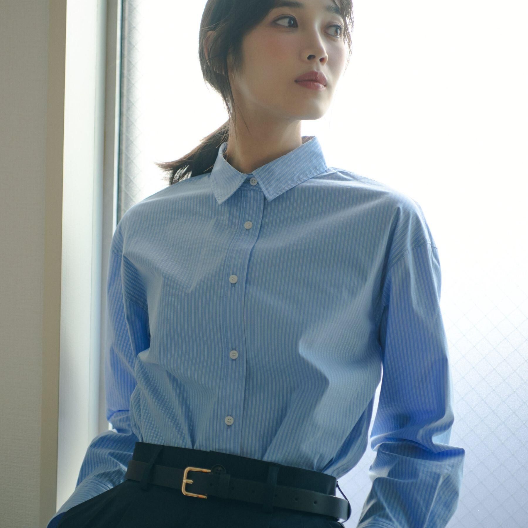 grove「【貴島明日香さん着用】一度着たら手放せない、驚きの伸びを備えたコットンナイロンストレッチシャツ」|シャツ・ブラウス|