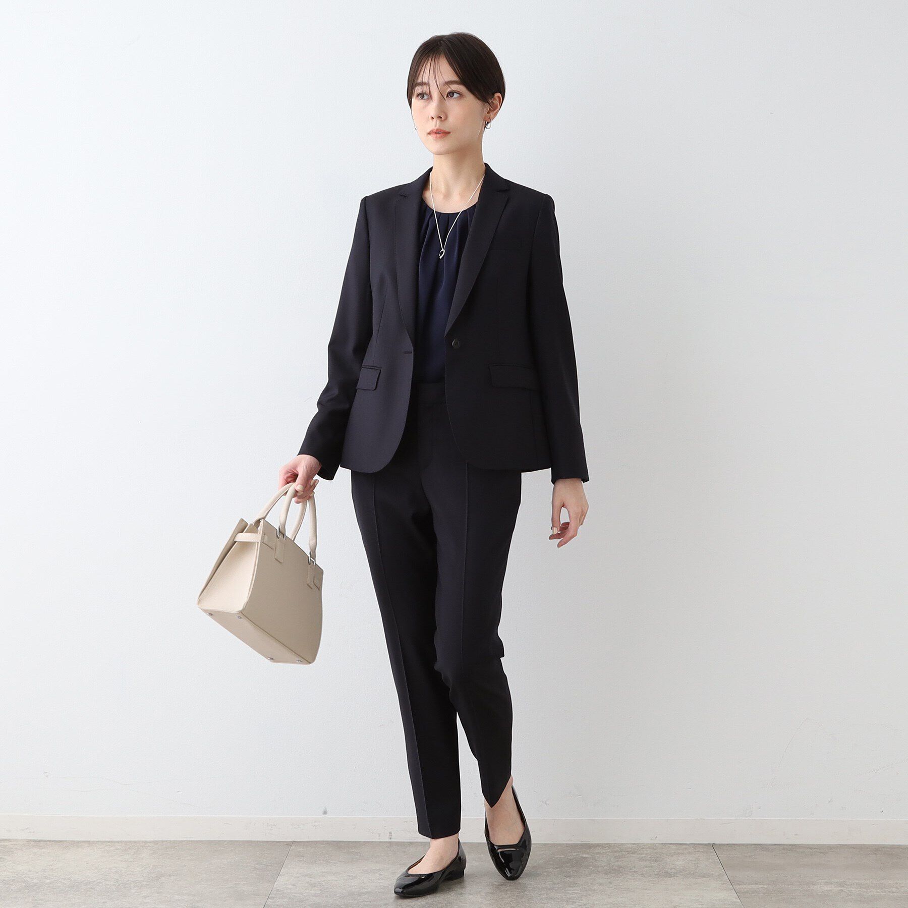 INDIVI「【日本製／インポート素材】ウールストレッチ テーパードパンツ」|スーツ|