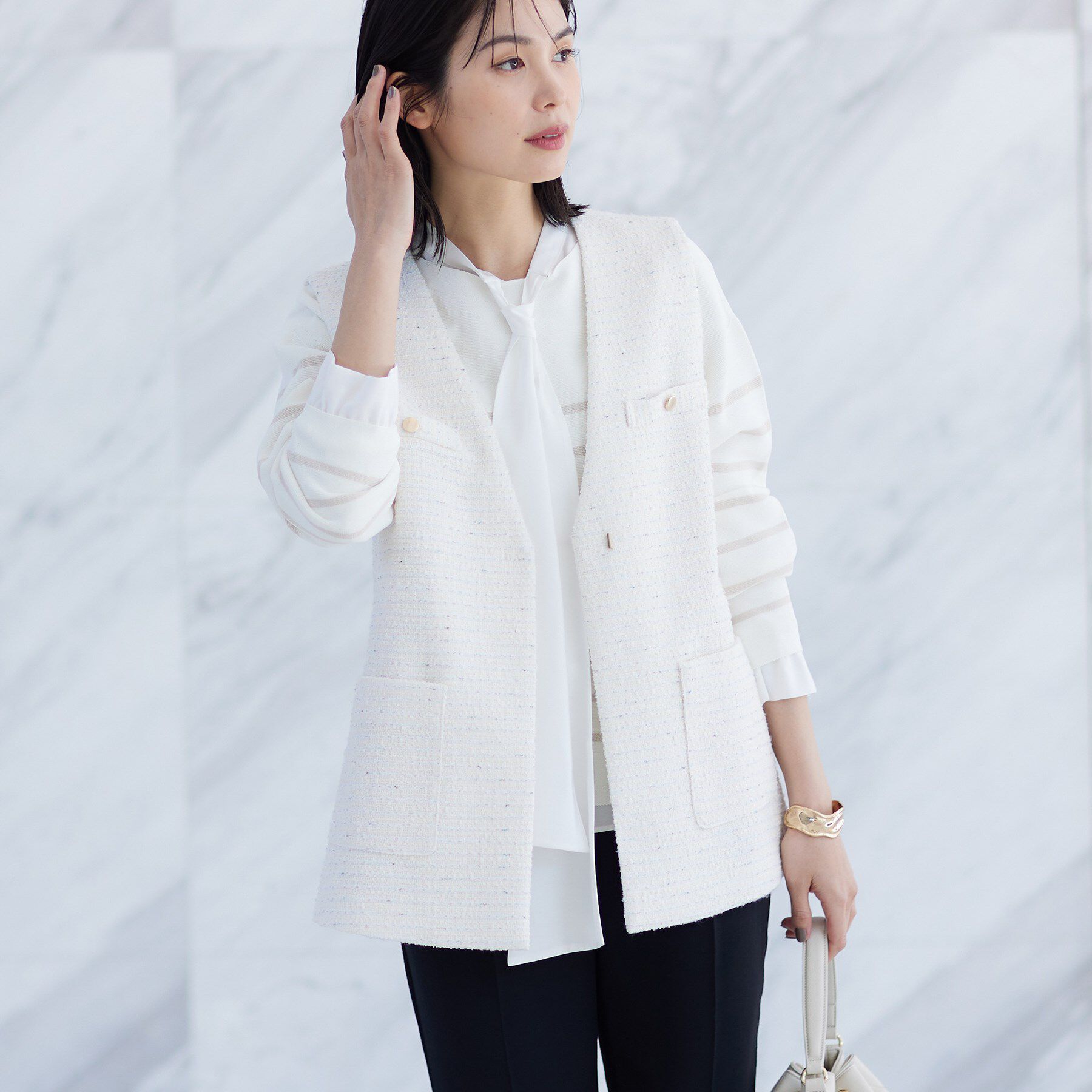 INDIVI「【洗える／無縫製／6色展開】袖フォルム ボートネックニット」|ニット・セーター|