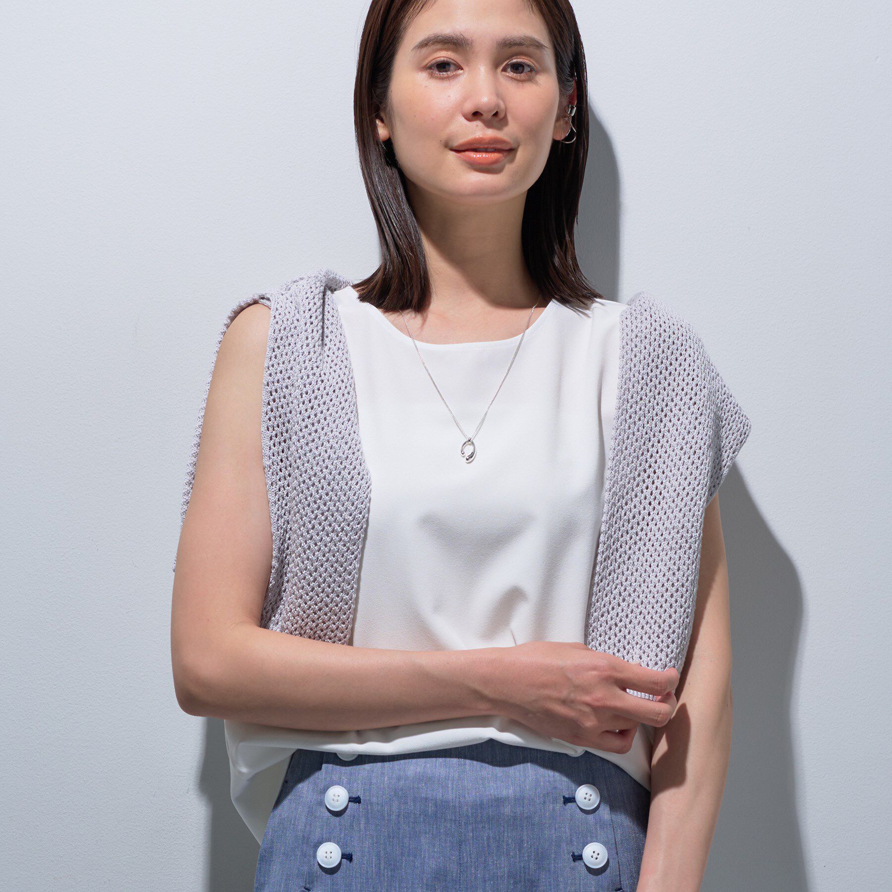 INDIVI「【インナーとしても活躍！／SETUP可能】ジョーゼット ノースリーブトップス」|Tシャツ・カットソー|ホワイト(001)