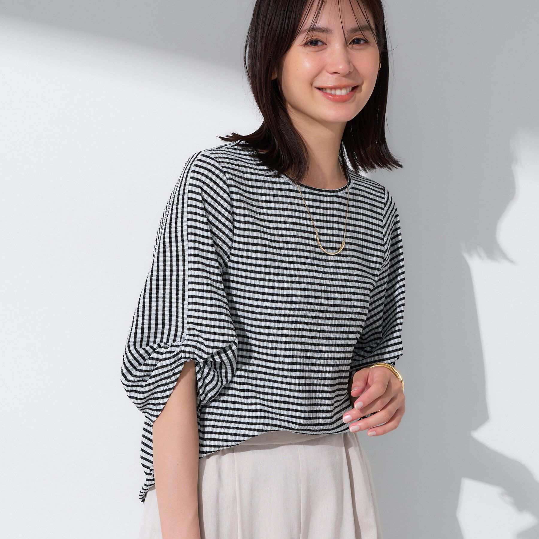 INDIVI「【UVケア／吸汗速乾】凹凸素材ねじり袖トップス」|Tシャツ・カットソー|