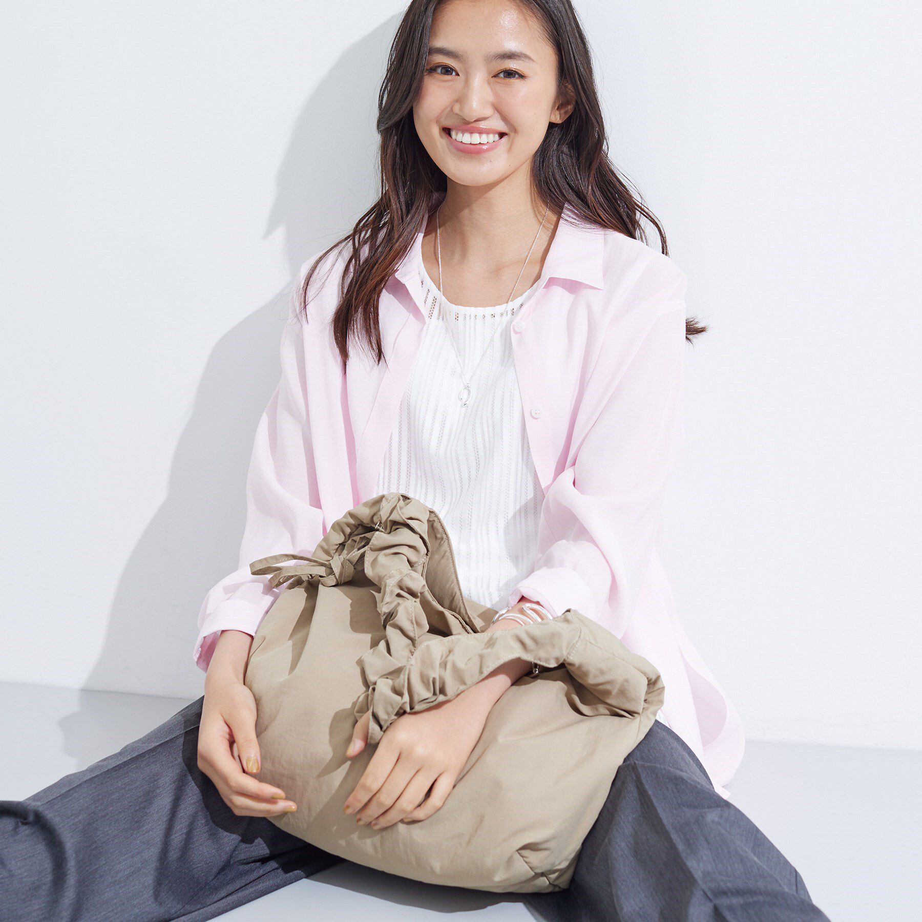 INDIVI「【新色登場！超軽量】2WAYドロストショルダーバッグ」|ショルダー・メッセンジャー|ベージュ(052)