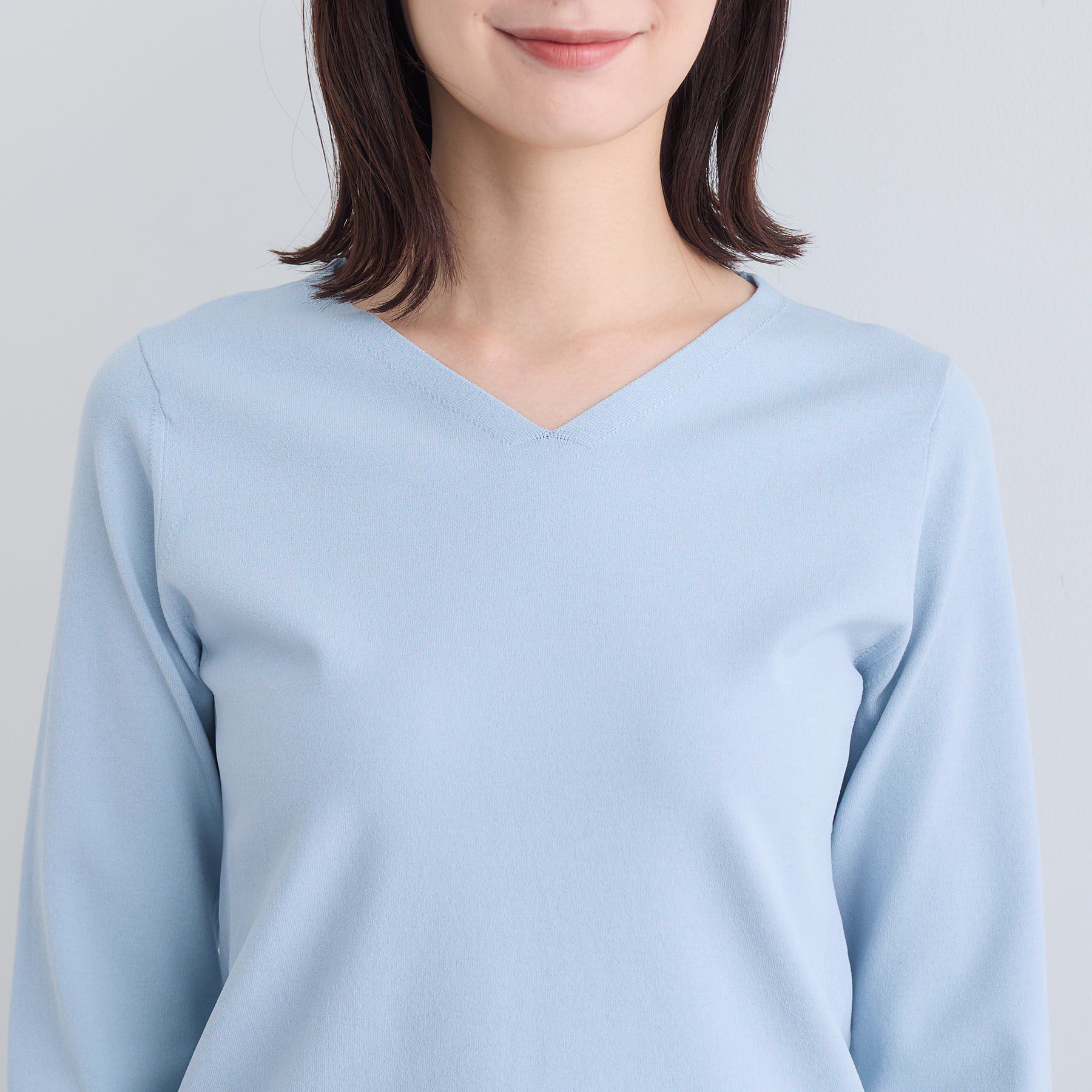 INDIVI「【洗える】Vネックコンパクトニット」|ニット・セーター|