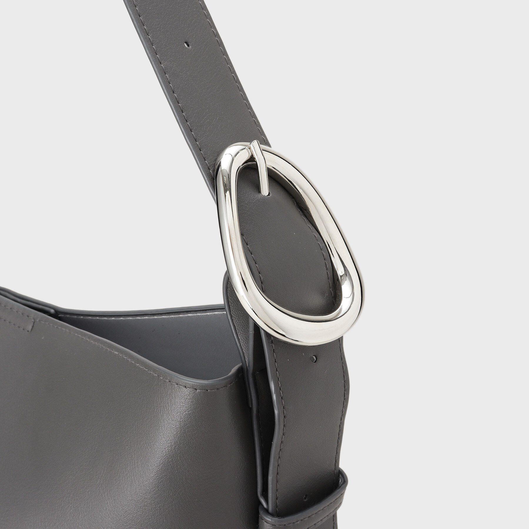 INDIVI「【A4収納可能／合皮】配色デザインワンショルダーバッグ」|ショルダー・メッセンジャー|