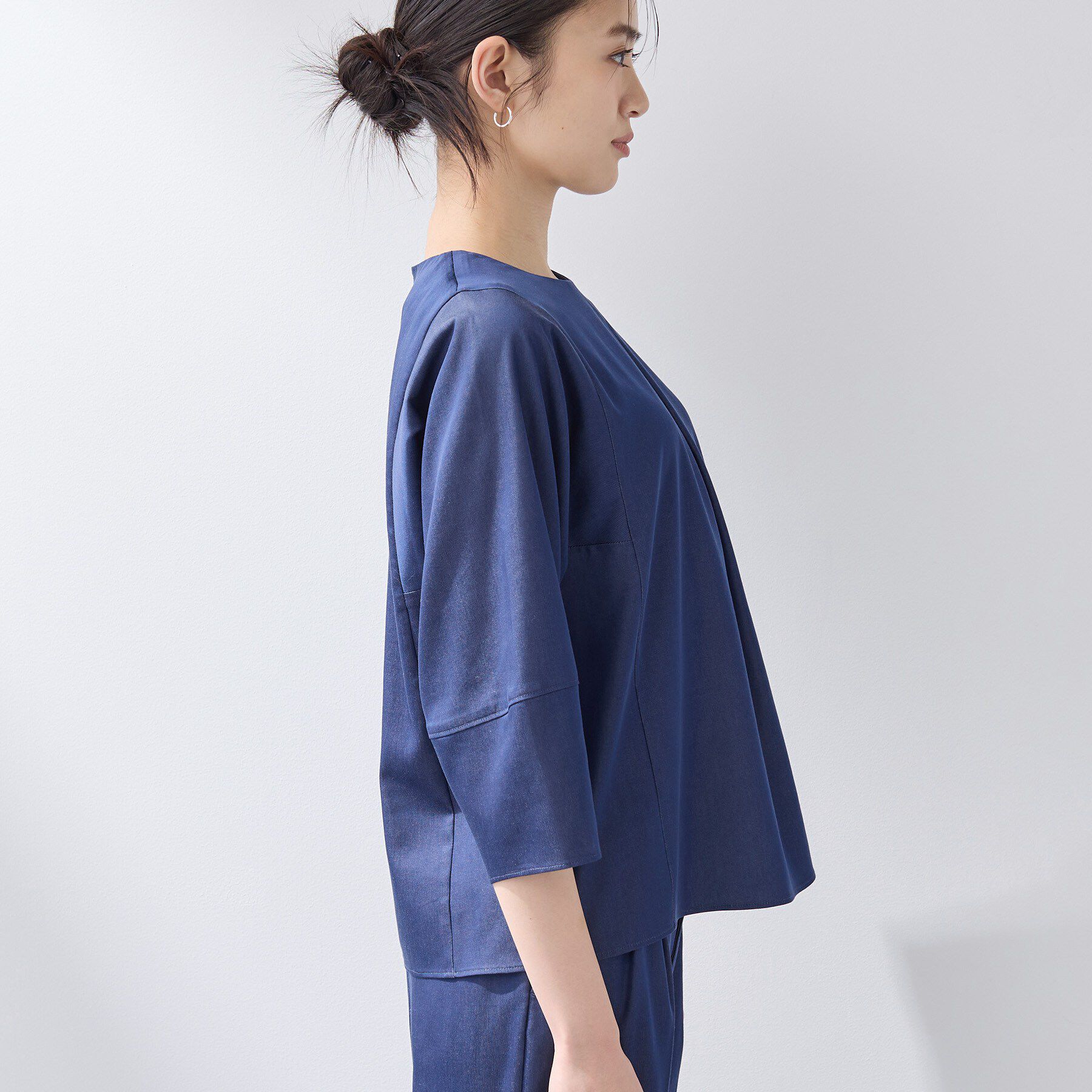 INDIVI「【洗える／UVケア／SETUP可能】デニムライク ランタン袖ブラウス」|シャツ・ブラウス|