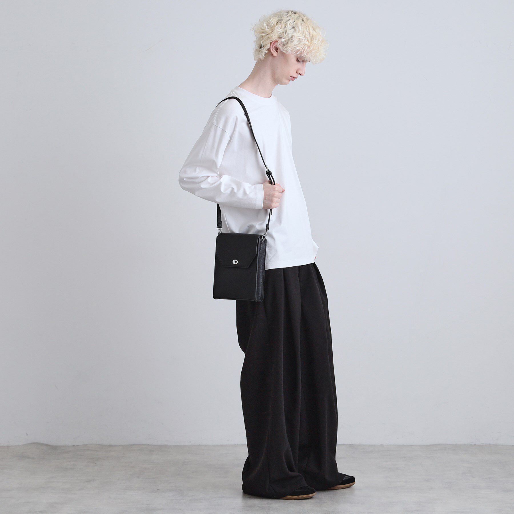 tk.TAKEO KIKUCHI「スクエアボックスショルダーバッグ（ユニセックスアイテム）」|ショルダー・メッセンジャー|