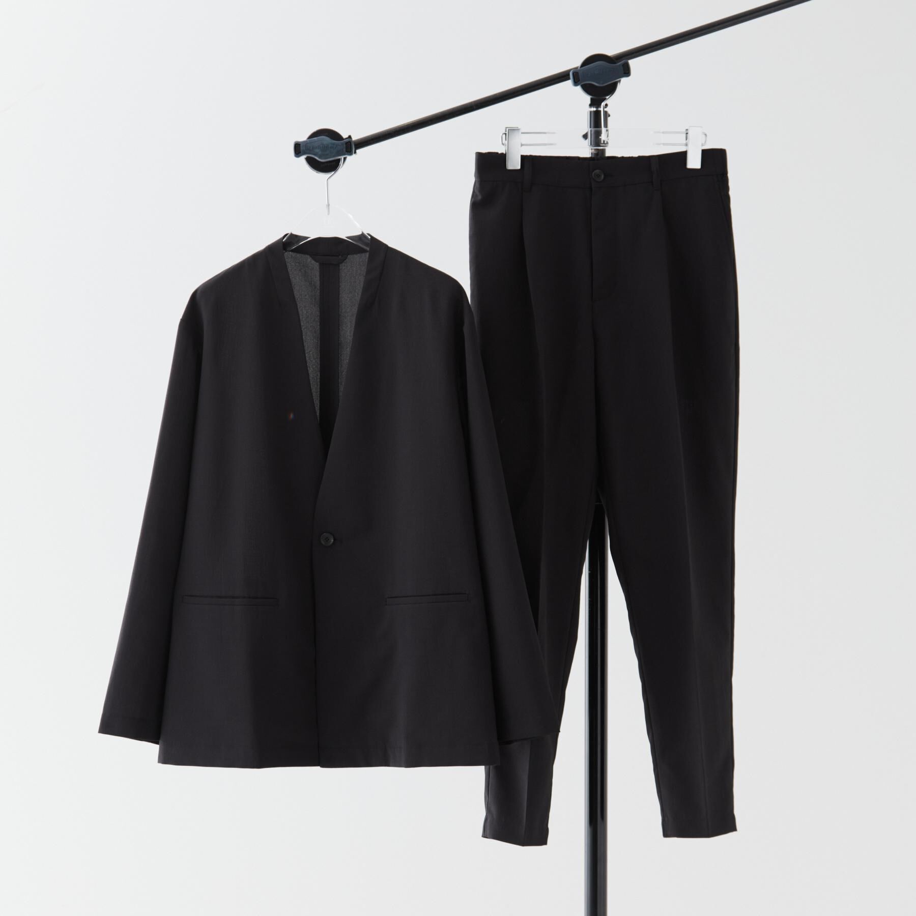 tk.TAKEO KIKUCHI「【2点セットジャケット＋パンツ】エアリードライノーカラージャケット＆スラックス」|スーツ|