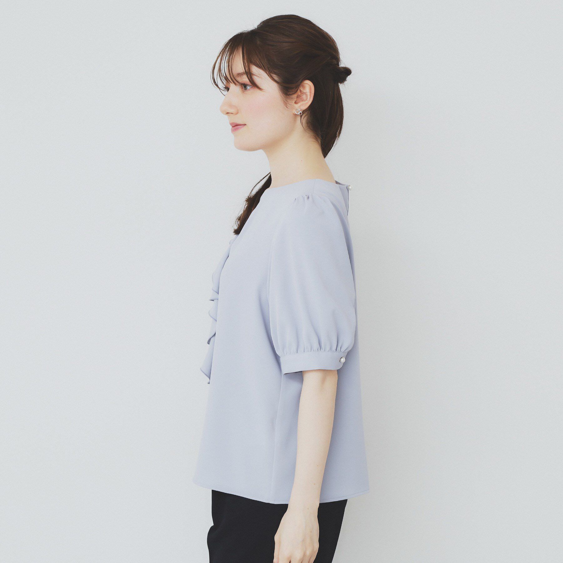 index「アシメフリルパール調ブラウス【洗濯機洗い可/イージーアイロン】」|シャツ・ブラウス|