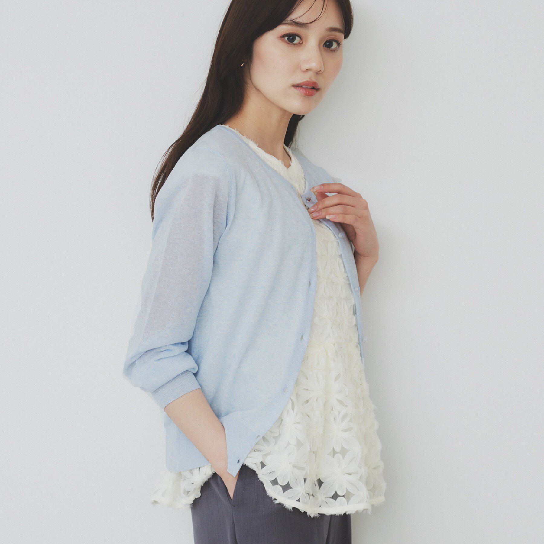 index「《7色展開/XS-LLサイズ》ビジューボタンクルーネックカーディガン【洗濯機洗い可】」|カーディガン|