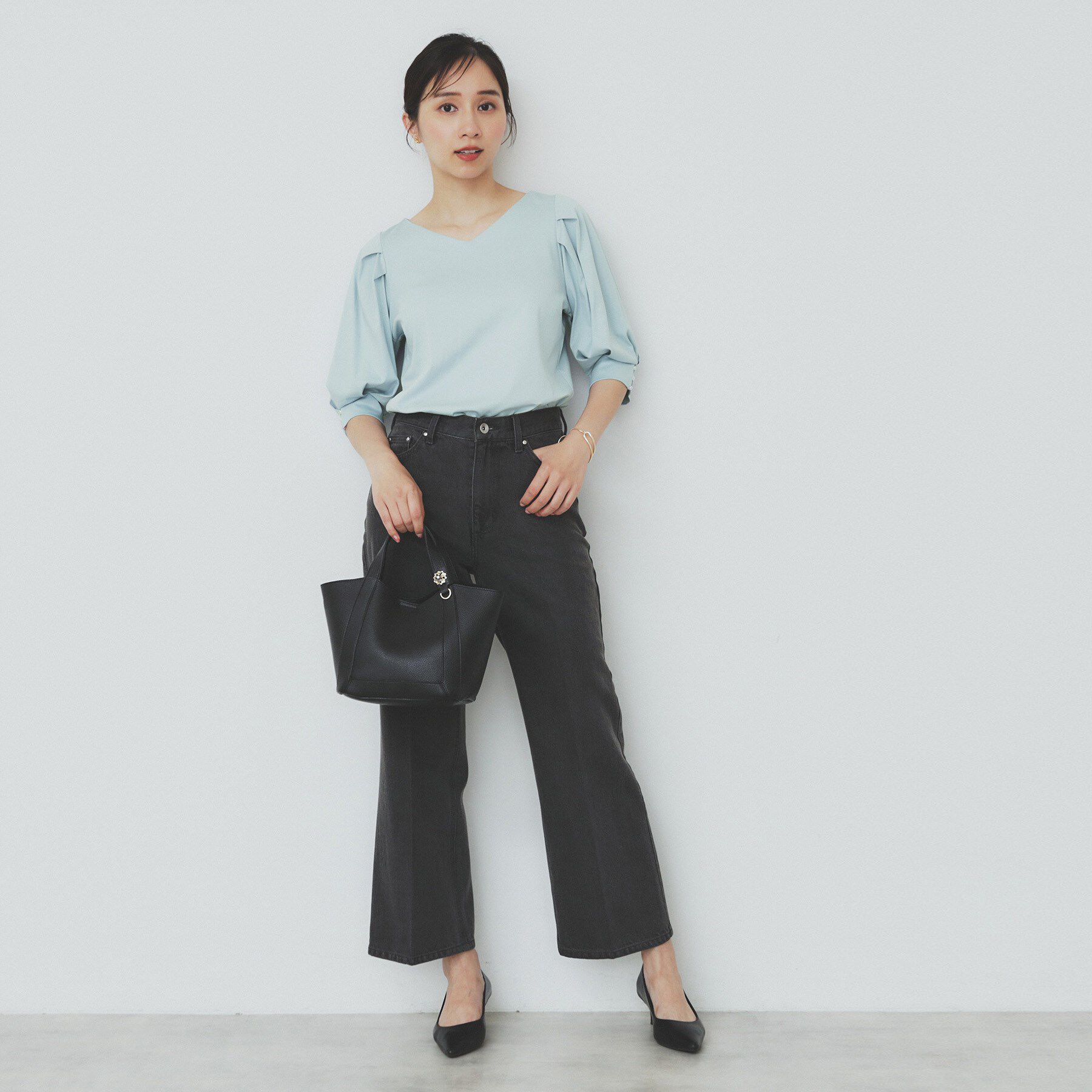 index「《5色展開》Vネックタックパフスリーブトップス【洗濯機洗い可/UVケア/接触冷感】」|Tシャツ・カットソー|