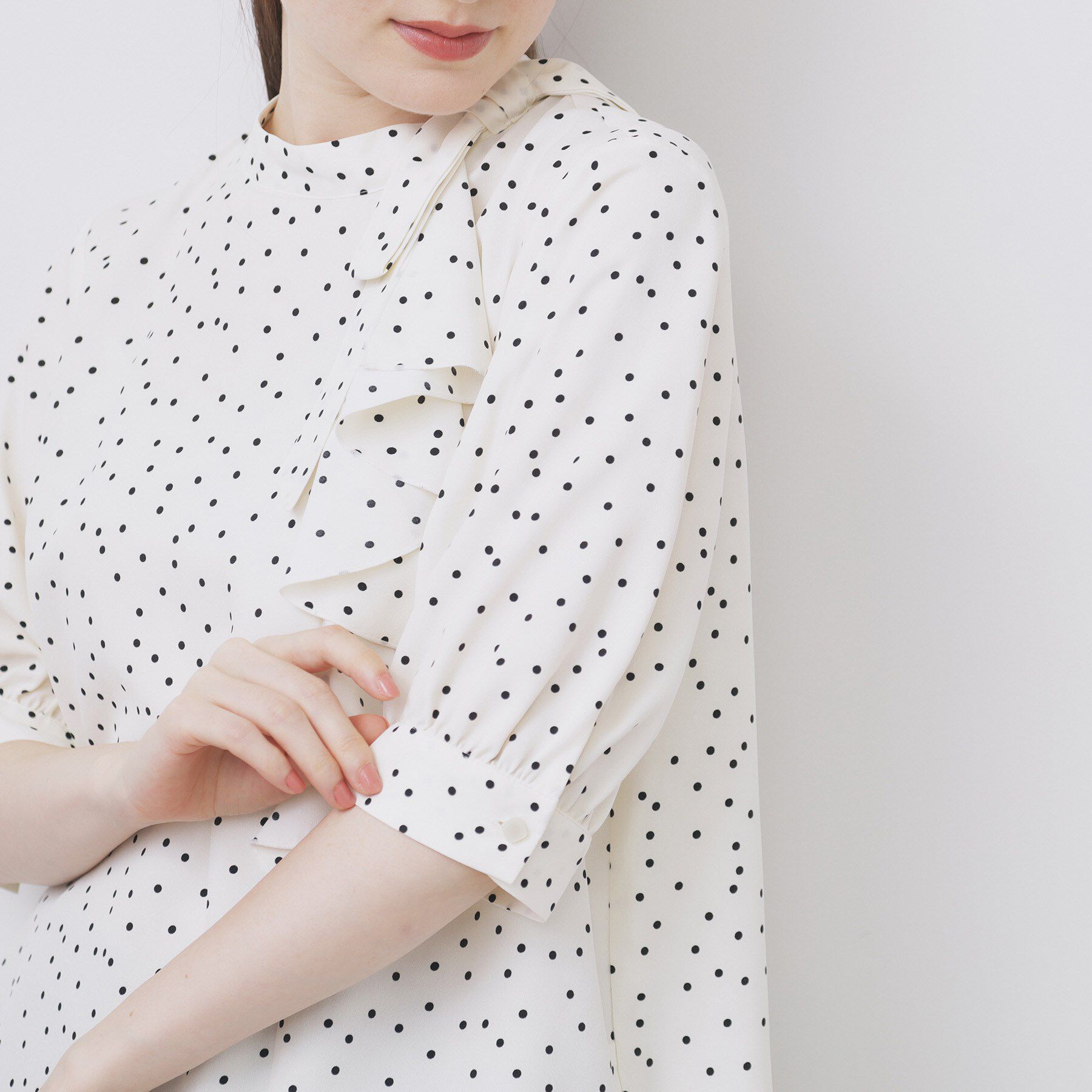 index「ロールカラーアシメフリルリボンブラウス【洗濯機洗い可/イージーアイロン】」|シャツ・ブラウス|