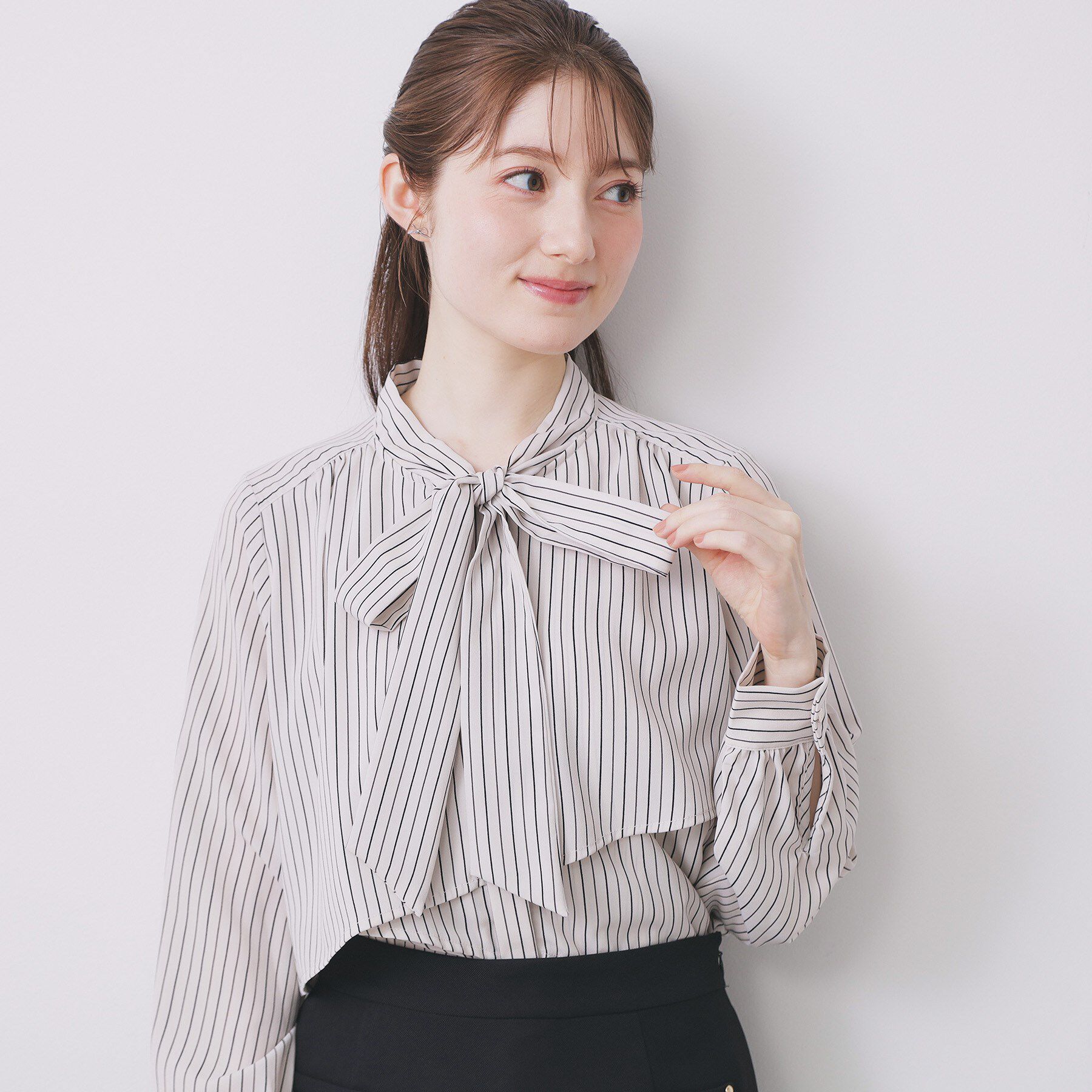 index「アシンメトリーレイヤードボウタイブラウス【洗濯機OK/イージーアイロン/防シワ】《XS～3L》」|シャツ・ブラウス|アイボリー(804)