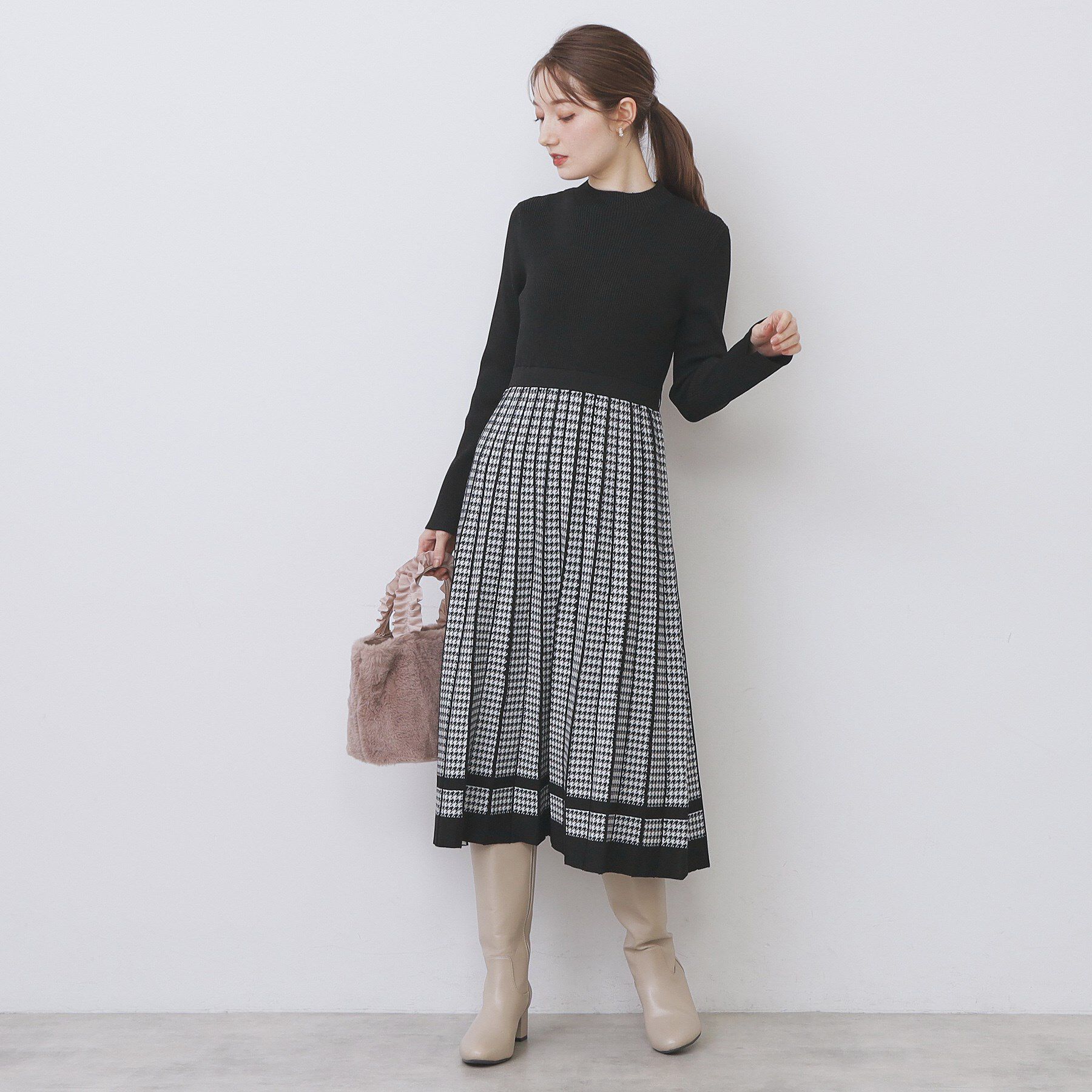 index「千鳥チェックバイカラーニットワンピース【洗濯機OK/抗ピル】」|ワンピース|