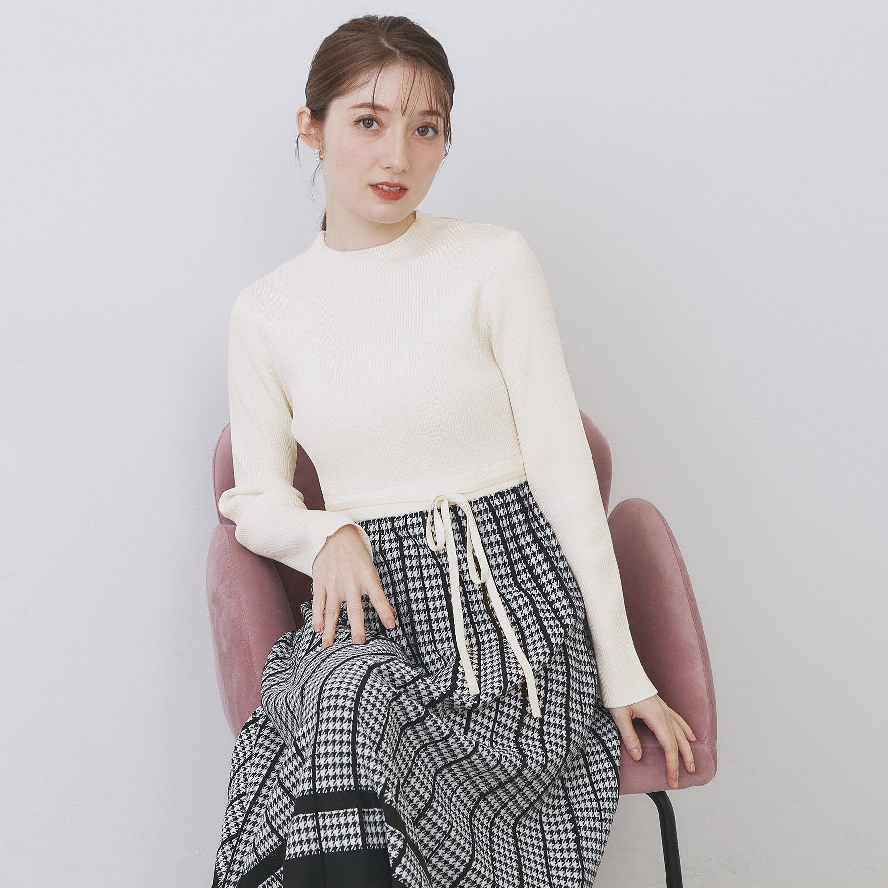 index「千鳥チェックバイカラーニットワンピース【洗濯機OK/抗ピル】」|ワンピース|オフホワイト(803