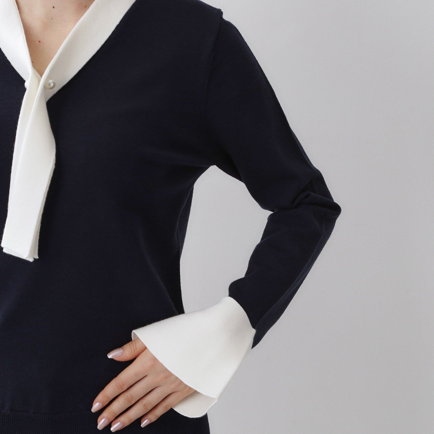 index「バイカラーボウタイパール調ニット【洗濯機OK】」|ニット・セーター|