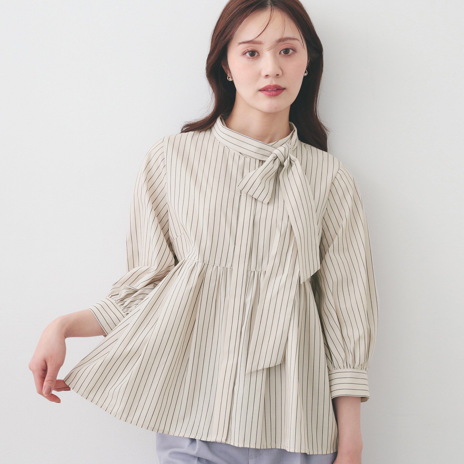 index「2WAYペプラムブラウス/ボウタイ取り外し可【洗濯機OK/イージーアイロン/防シワ】《XS～LL/8」|シャツ・ブラウス|