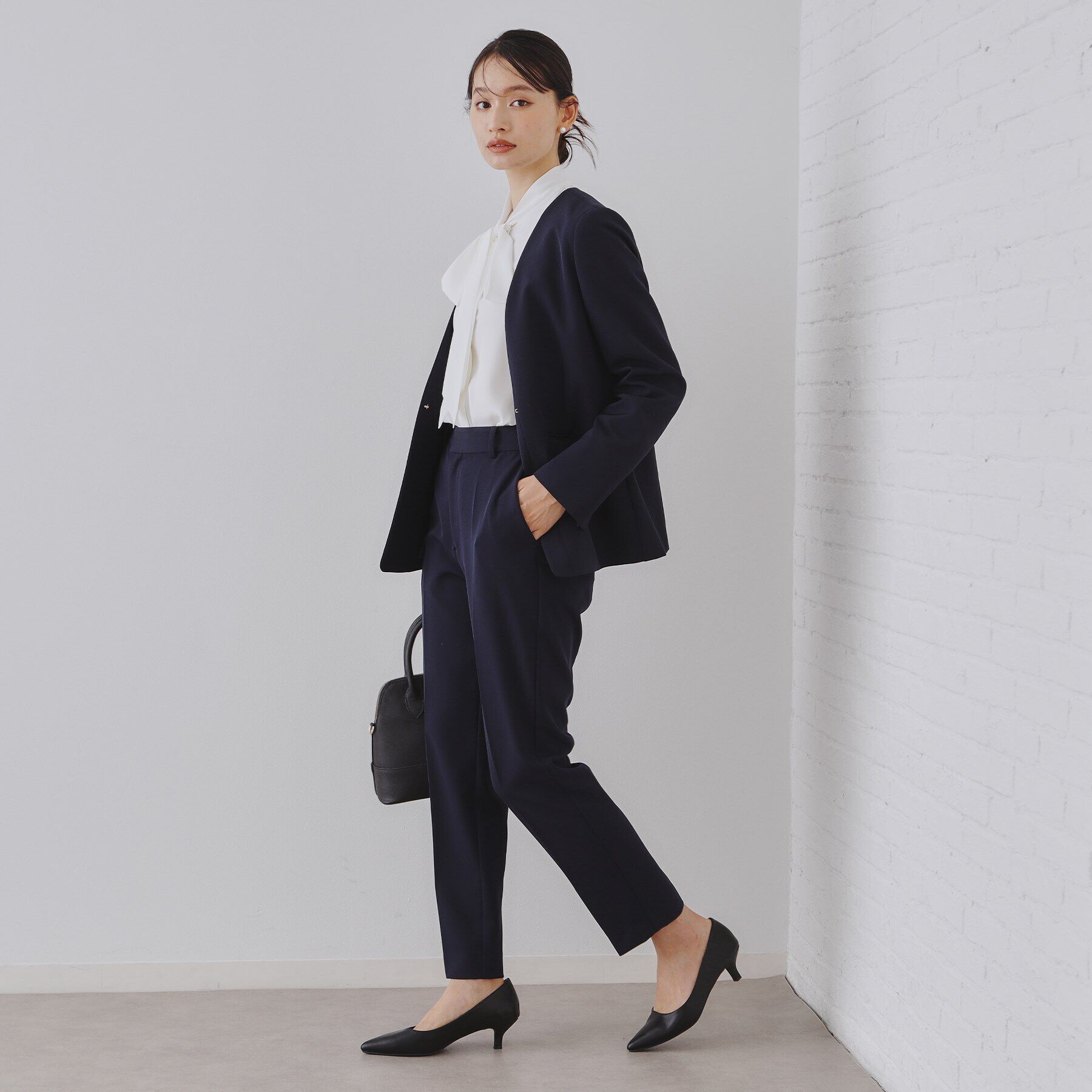 OPAQUE.CLIP「《通勤・セレモニー/セットアップ対応》Vネックジャケット/ダブルクロス【洗濯機洗い可】」|ノーカラージャケット|