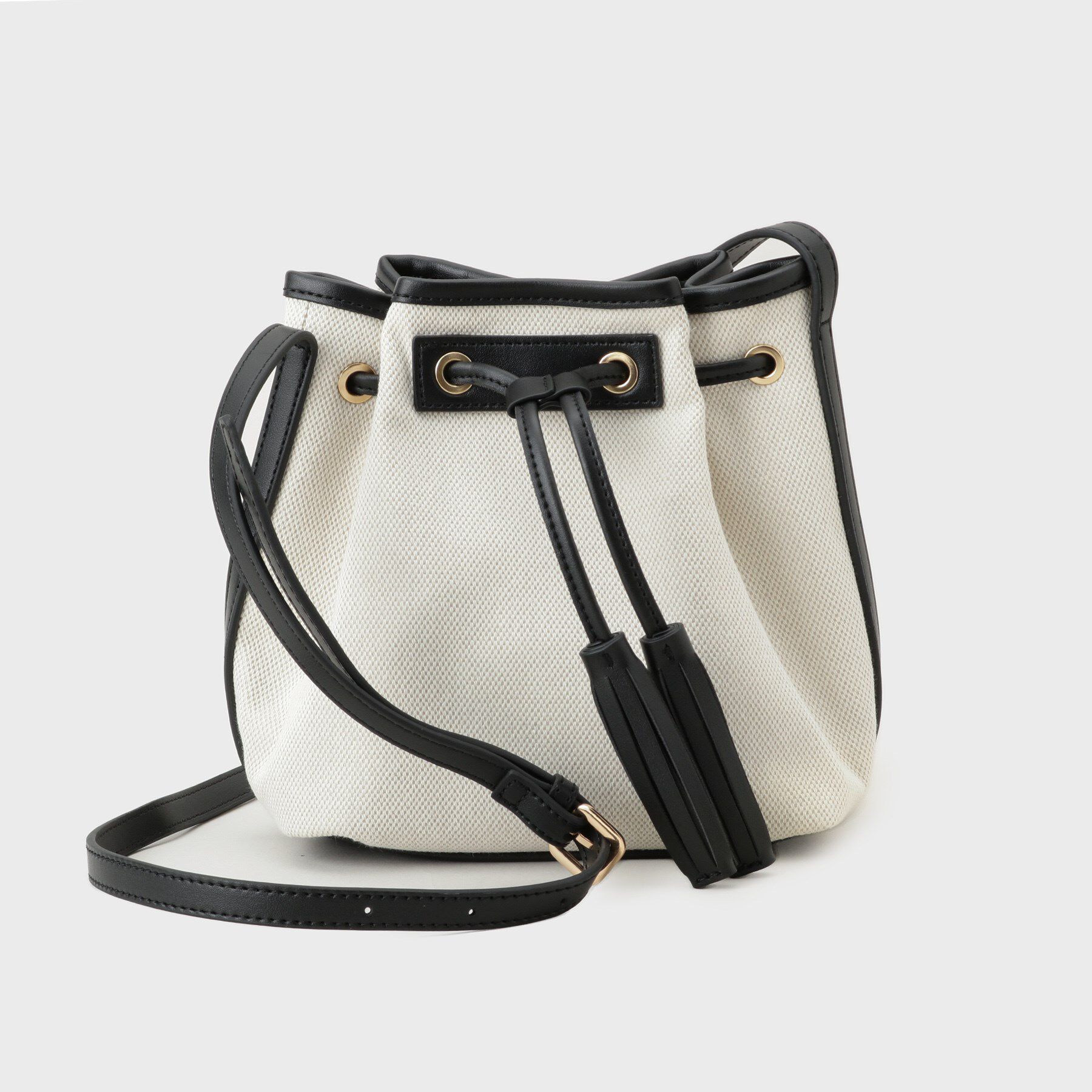 OPAQUE.CLIP「タッセル巾着デザインミニショルダーバッグ」|ショルダー・メッセンジャー|