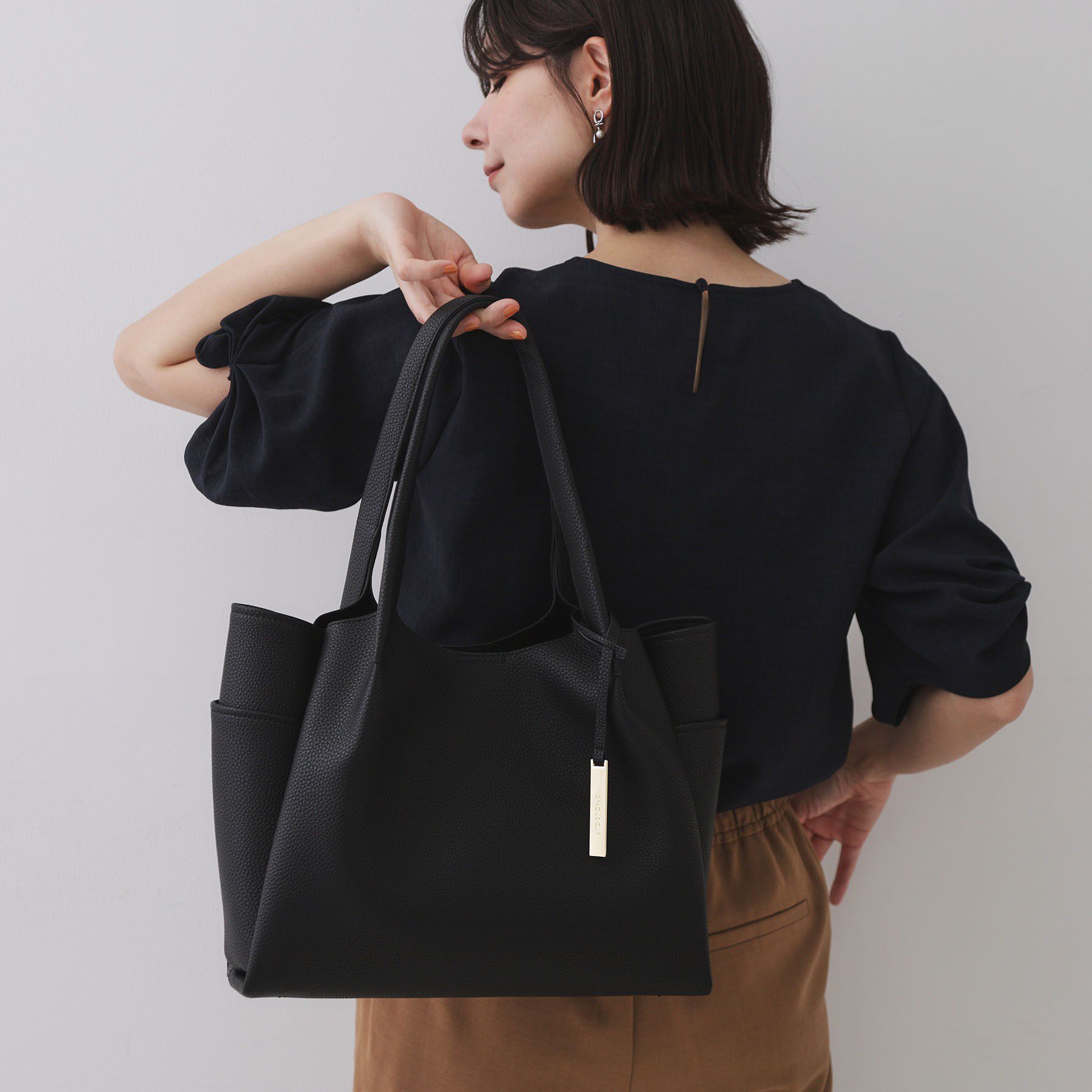 OPAQUE.CLIP「【軽量/多ポケット】ワイドマチ付きシュリンクトートバッグ」|トートバッグ|ブラック(019)