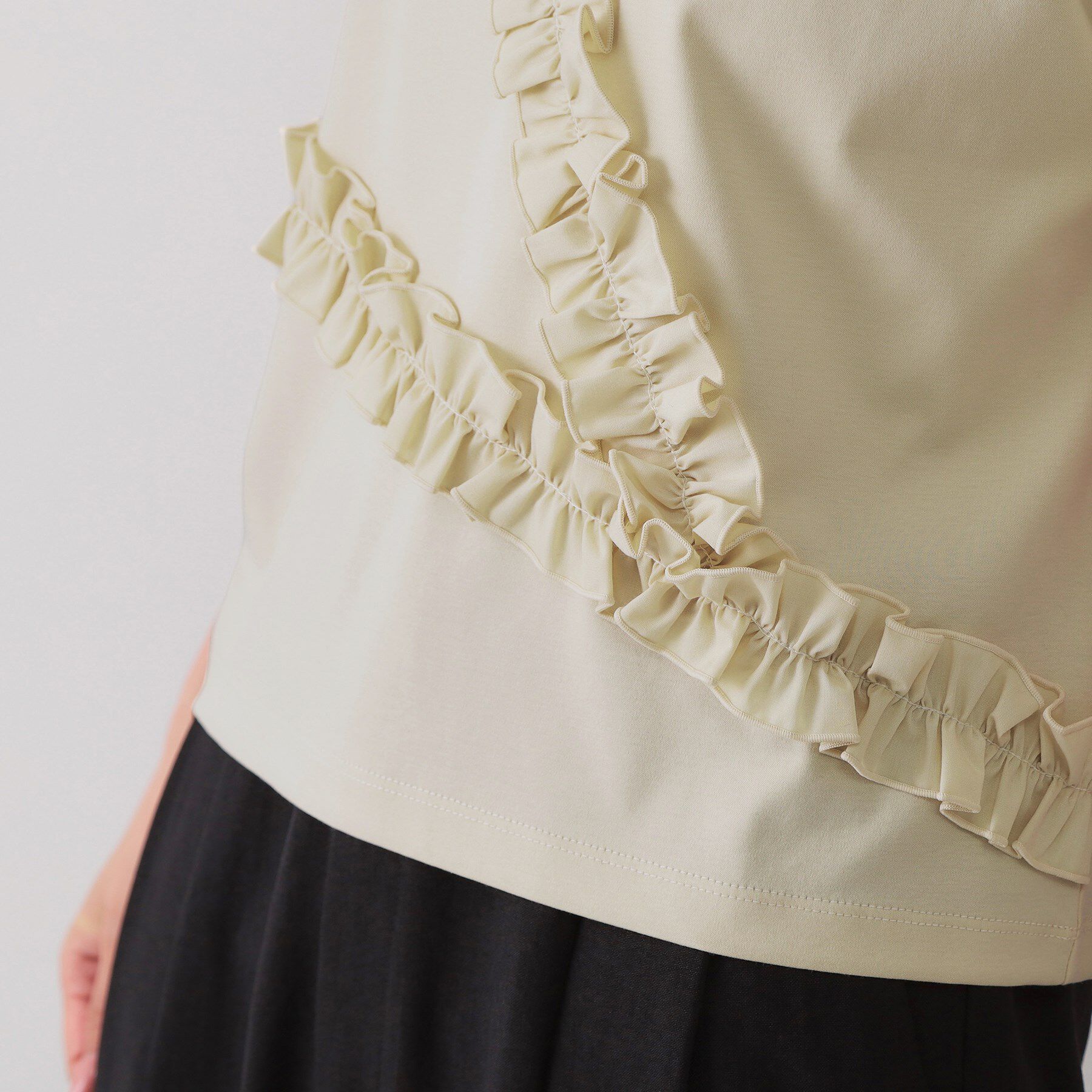 OPAQUE.CLIP「《美人百花掲載》アシメフリルドッキングカットソー【洗濯機洗い可】」|Tシャツ・カットソー|