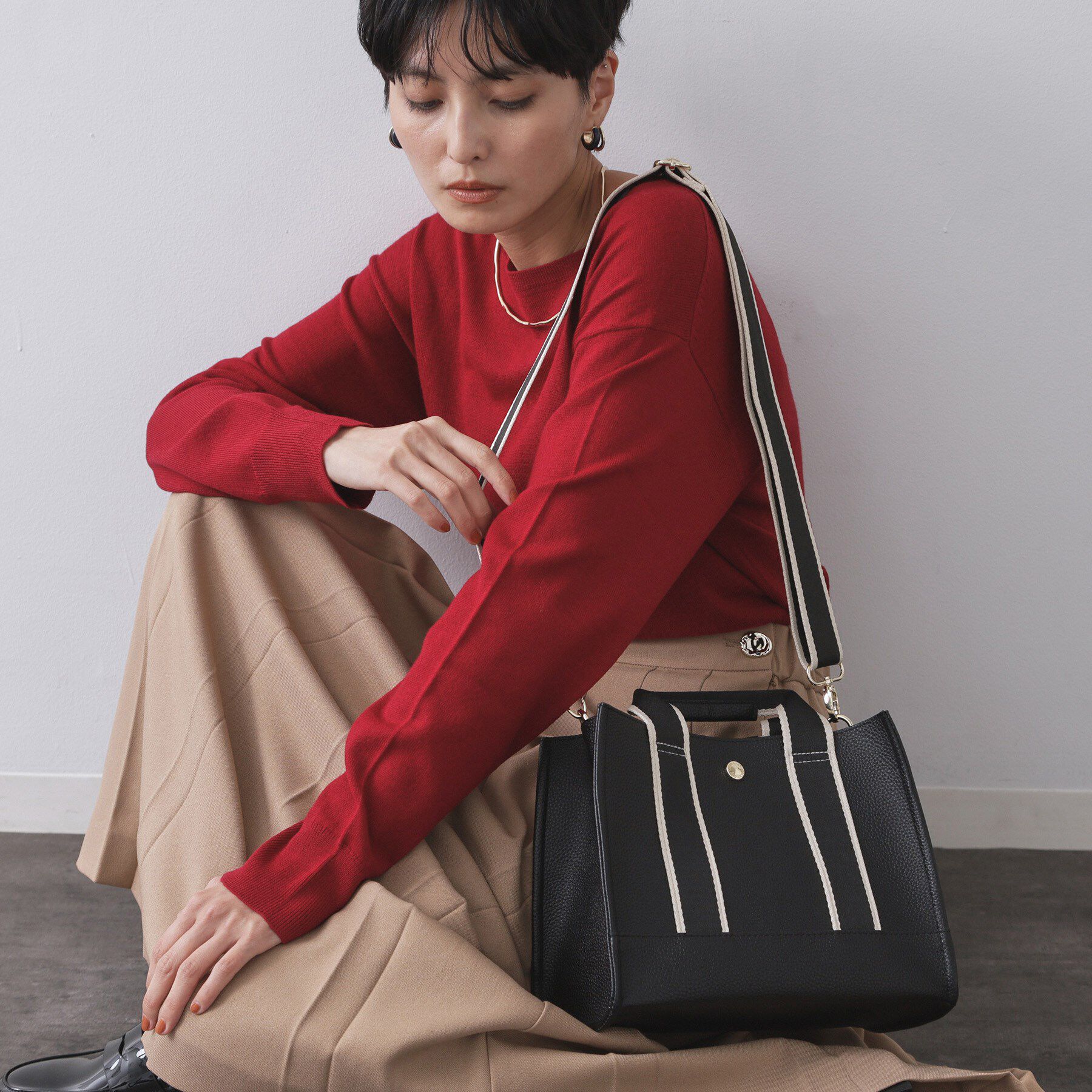 OPAQUE.CLIP「【軽量/2WAY】ラインテープスクエアミドルトートバッグ」|トートバッグ|ブラック(019)