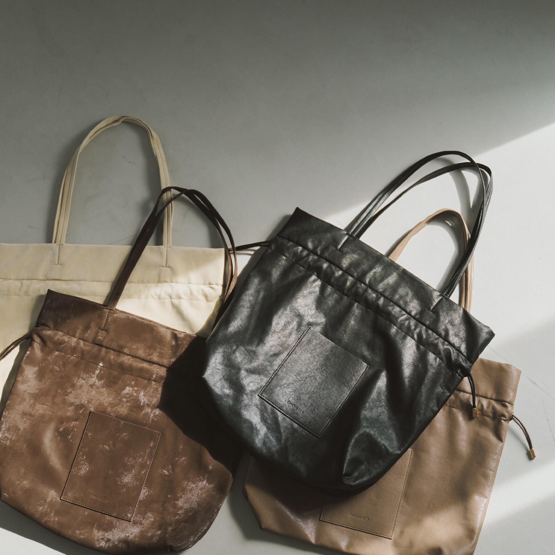 OPAQUE.CLIP「【A4サイズ対応】ソフト合皮巾着ドローストリングトートバッグ」|トートバッグ|