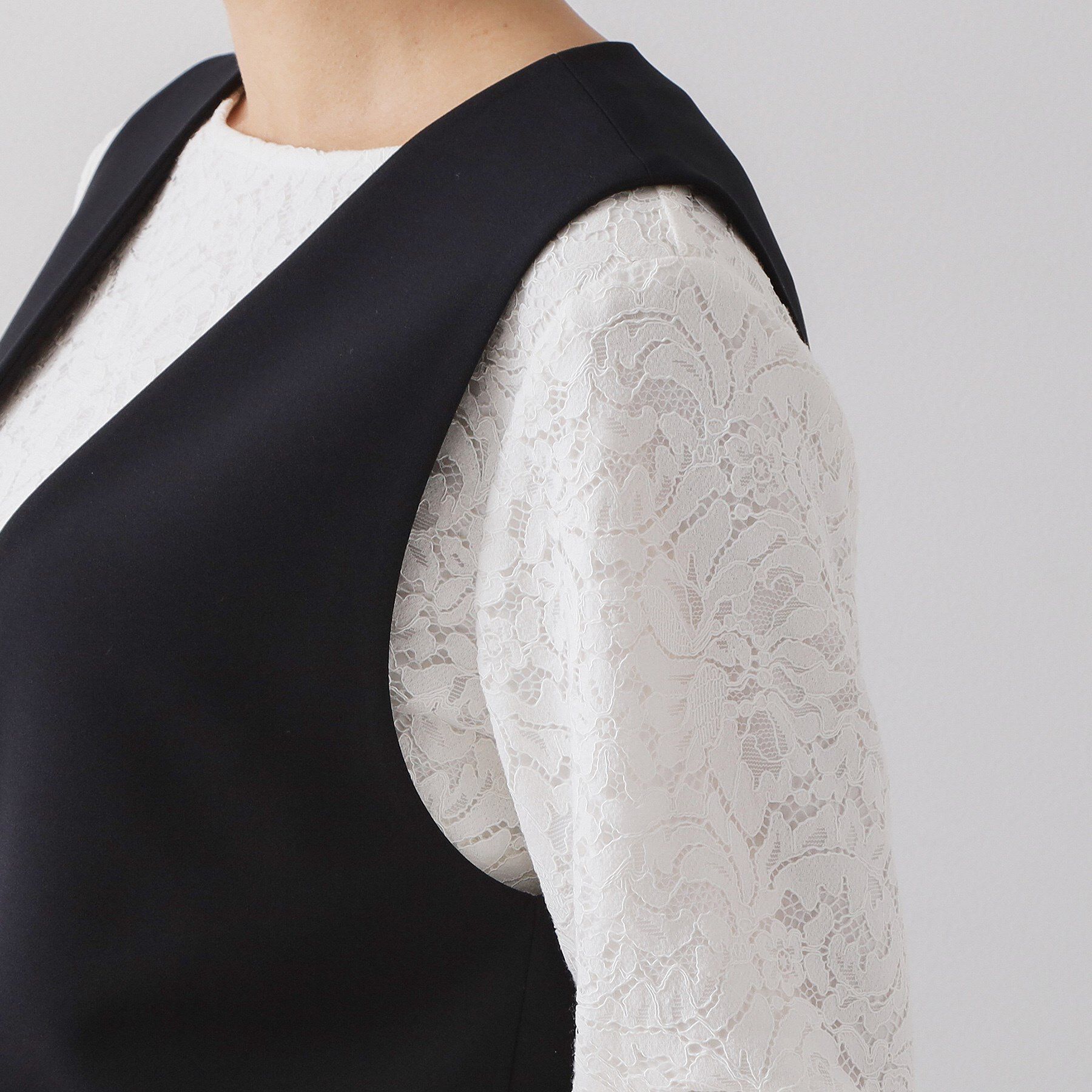 OPAQUE.CLIP「≪通勤・セレモニー対応≫Vネックミドルジレ【洗濯機OK】」|ベスト・ジレ|