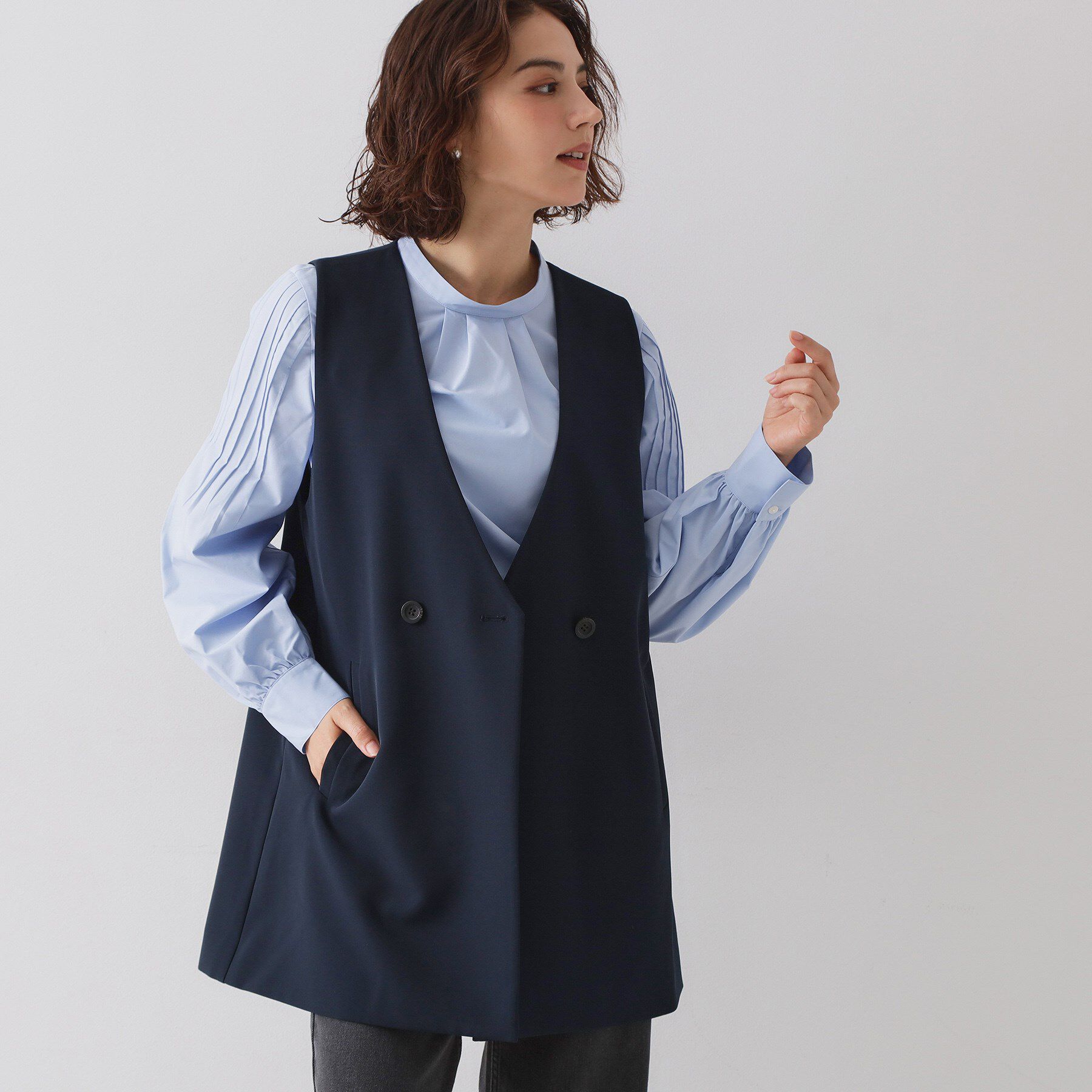 OPAQUE.CLIP「≪通勤・セレモニー対応≫Vネックミドルジレ【洗濯機OK】」|ベスト・ジレ|ネイビー(094)