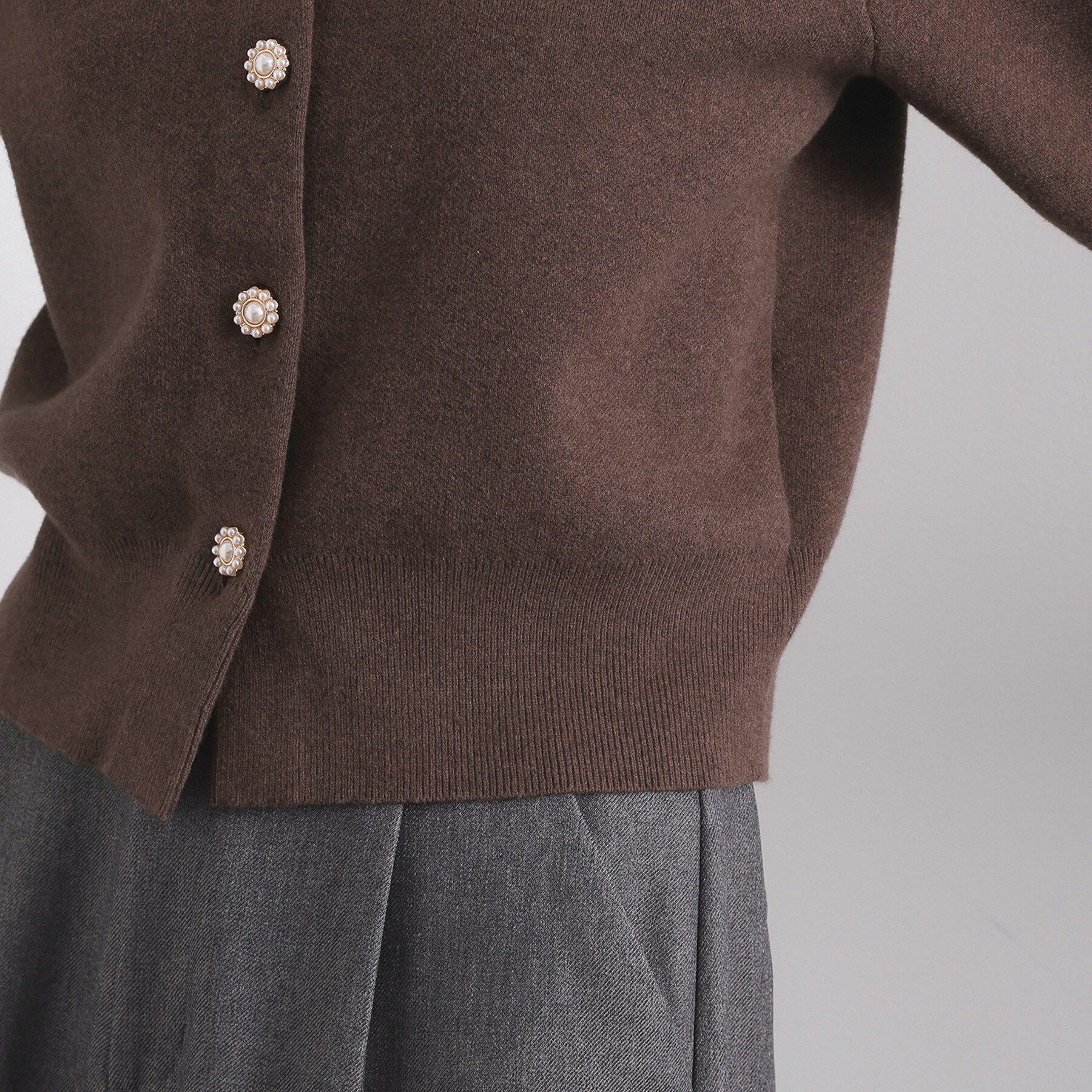 OPAQUE.CLIP「フェイクパールビジューボタンニットカーディガン【洗濯機OK】」|カーディガン|