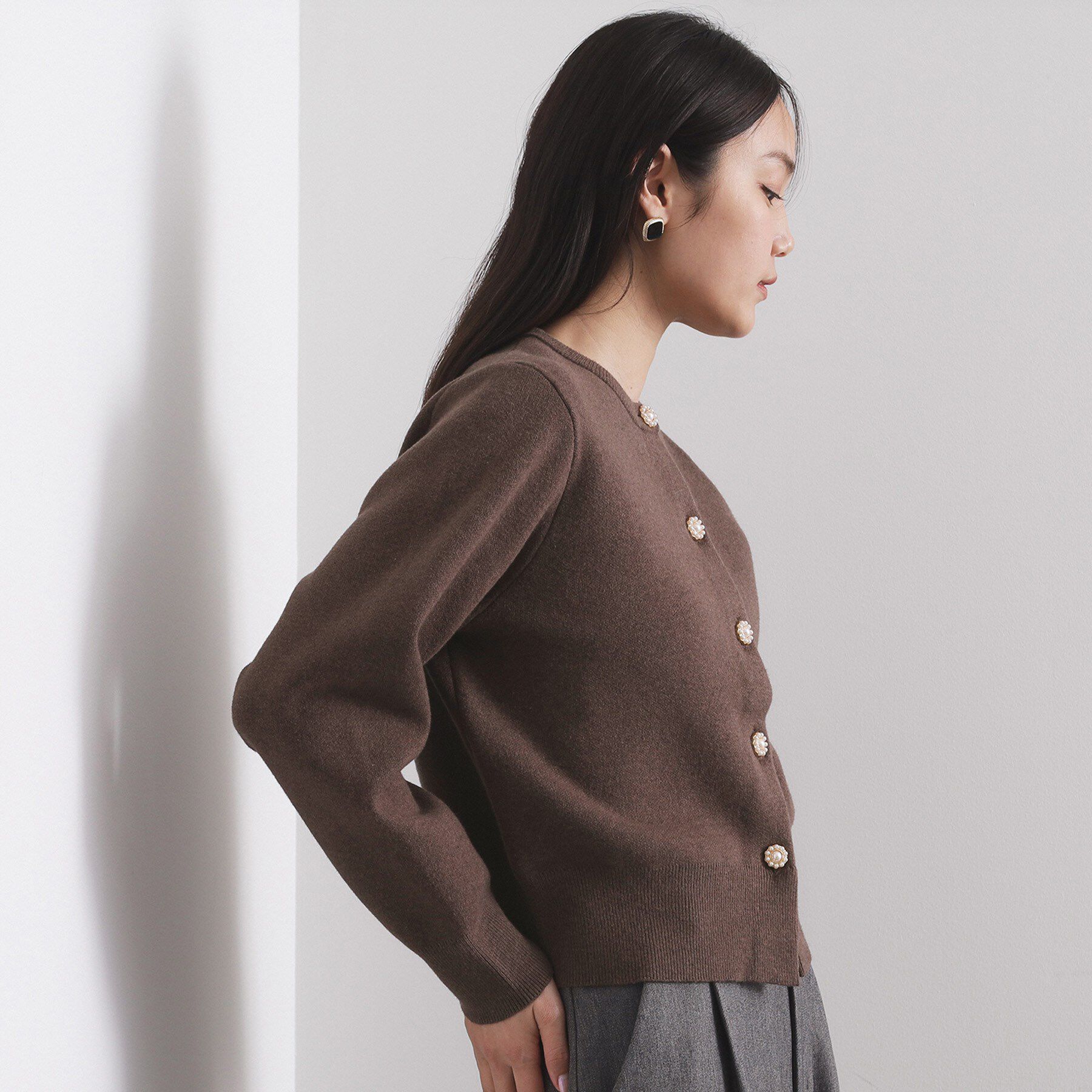 OPAQUE.CLIP「フェイクパールビジューボタンニットカーディガン【洗濯機OK】」|カーディガン|