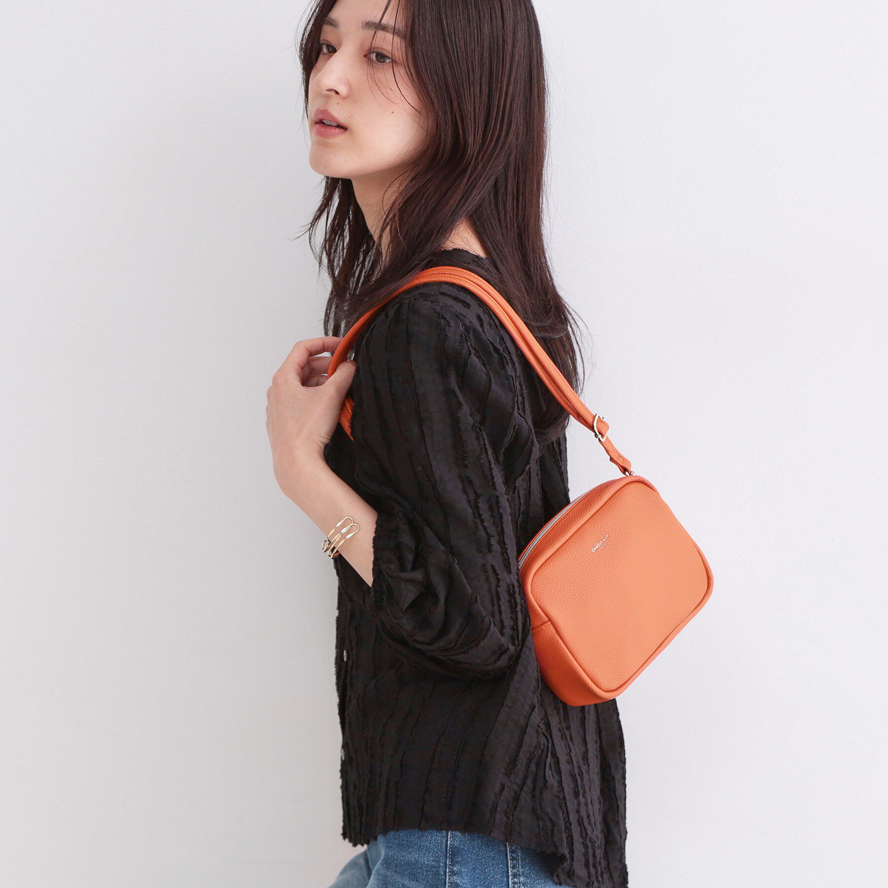 OPAQUE.CLIP「シュリンク合皮スクエアミニショルダーバッグ【軽量／長さ調整可能】」|ショルダー・メッセンジャー|オレンジ(067)