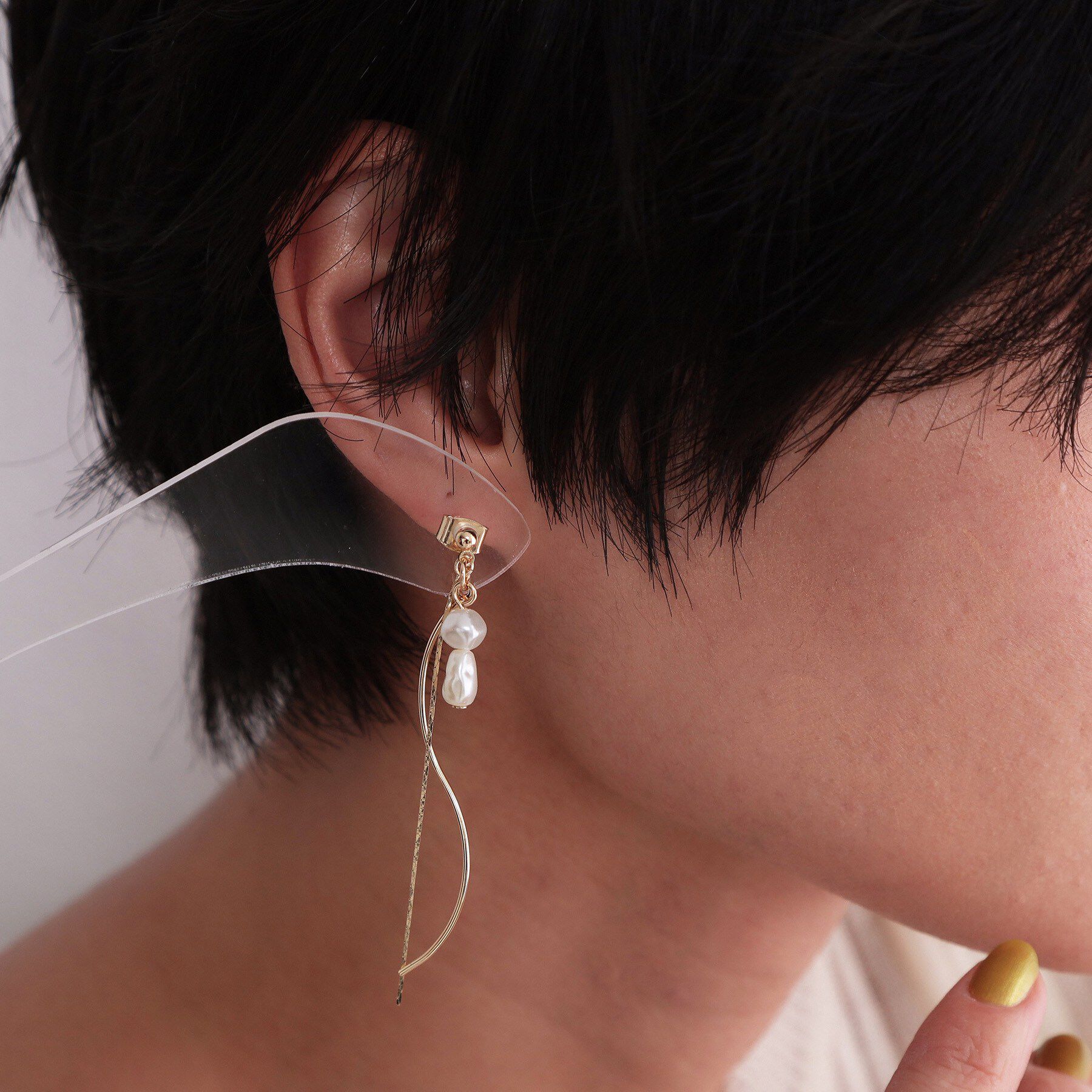 OPAQUE.CLIP「アクリルパール しゃらしゃらピアス」|ピアス|