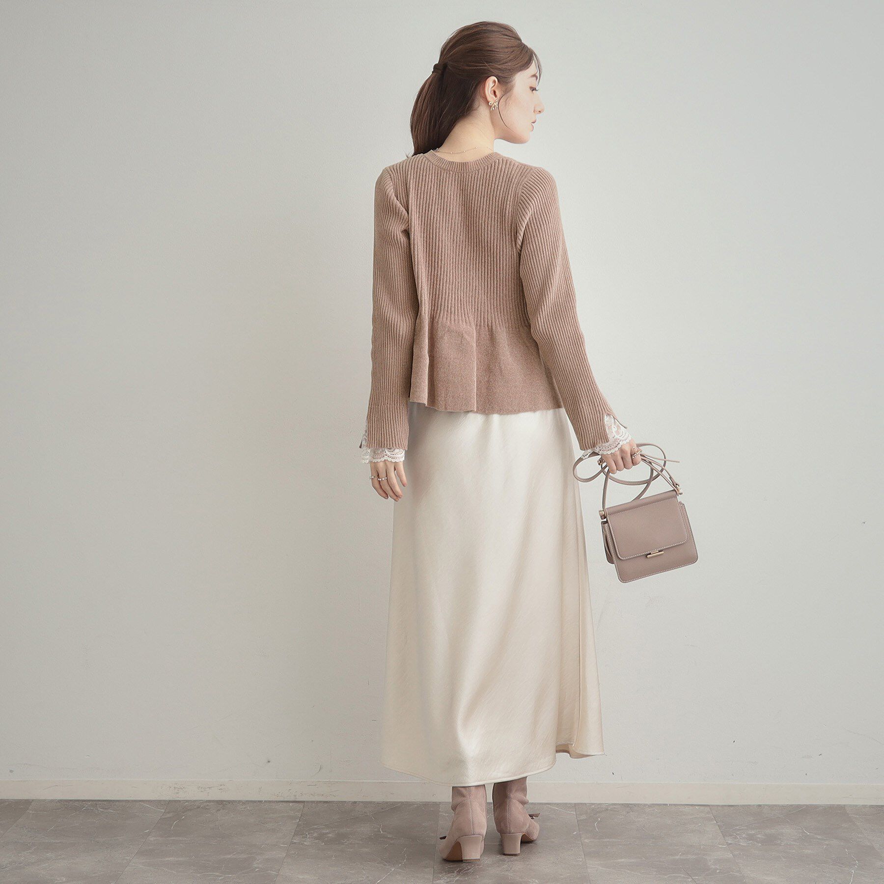 Couture broach「【袖口レース・着映え】短毛モールペプラム カーデ」|カーディガン|