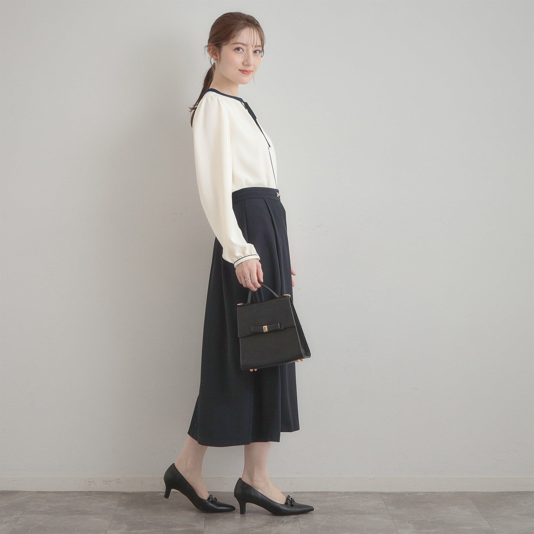 Couture broach「【洗える・ハレの日・通勤】配色 細リボンタイ ブラウス」|シャツ・ブラウス|