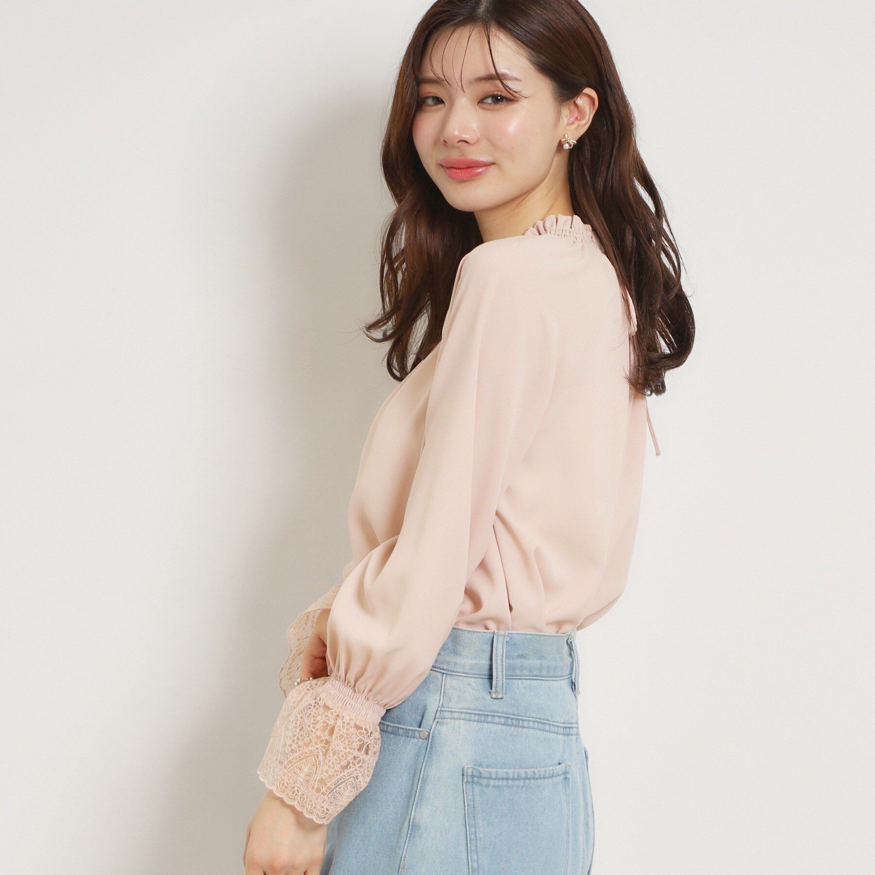 Couture broach「【通勤・着映え】レースカフス ピコシャーリング バックリボンブラウス」|シャツ・ブラウス|