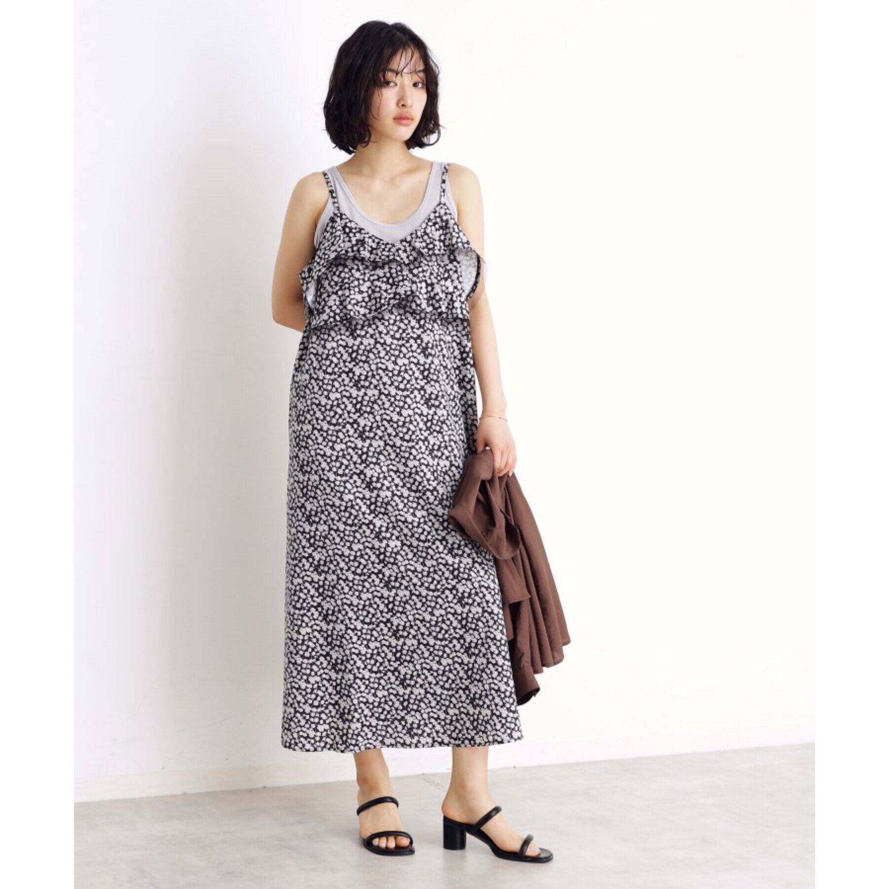 THE SHOP TK「小花柄フリルキャミワンピース【洗える】」|ワンピース|ブラック(119)