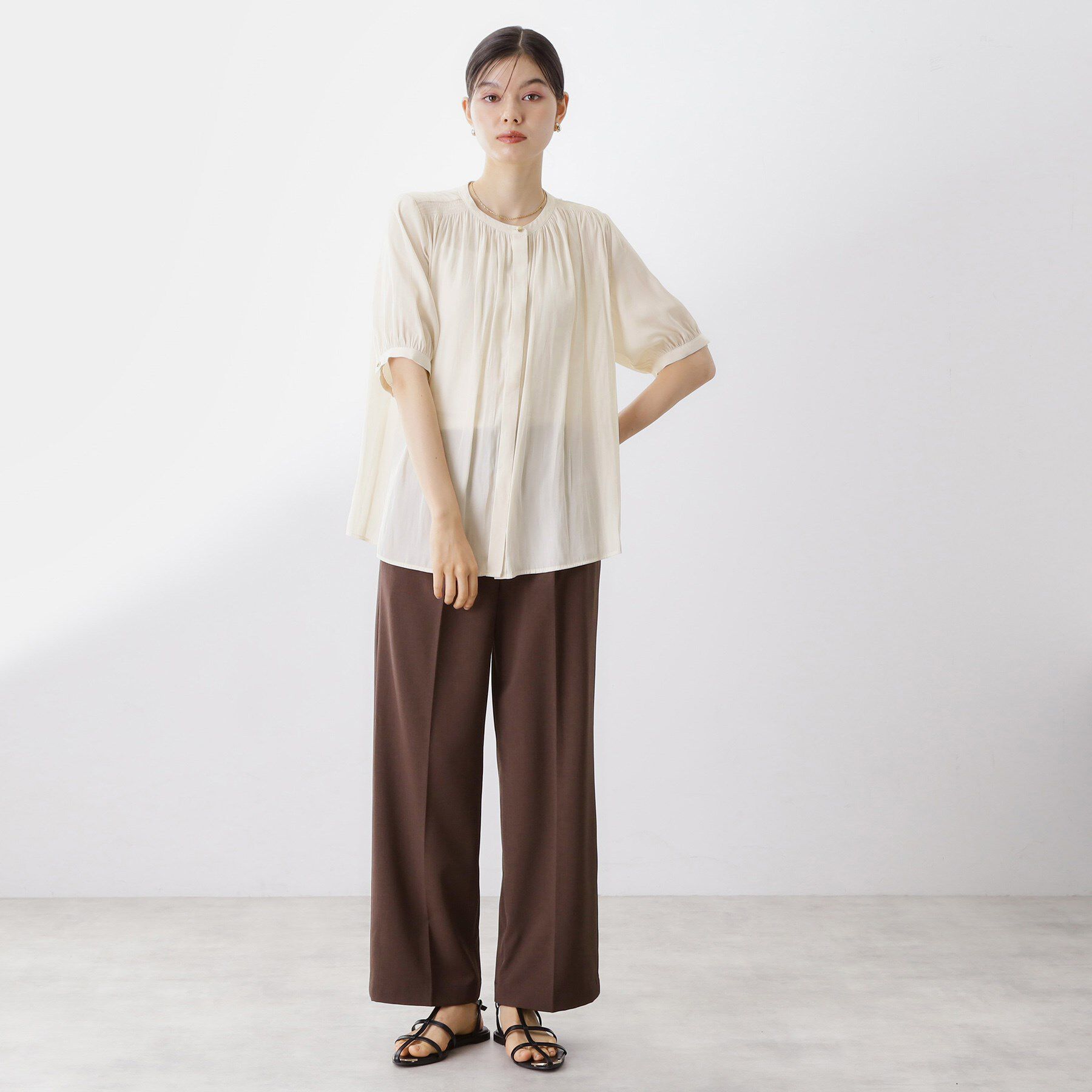 THE SHOP TK「【インしなくも決まる】サテンギャザー5分袖ブラウス」|シャツ・ブラウス|