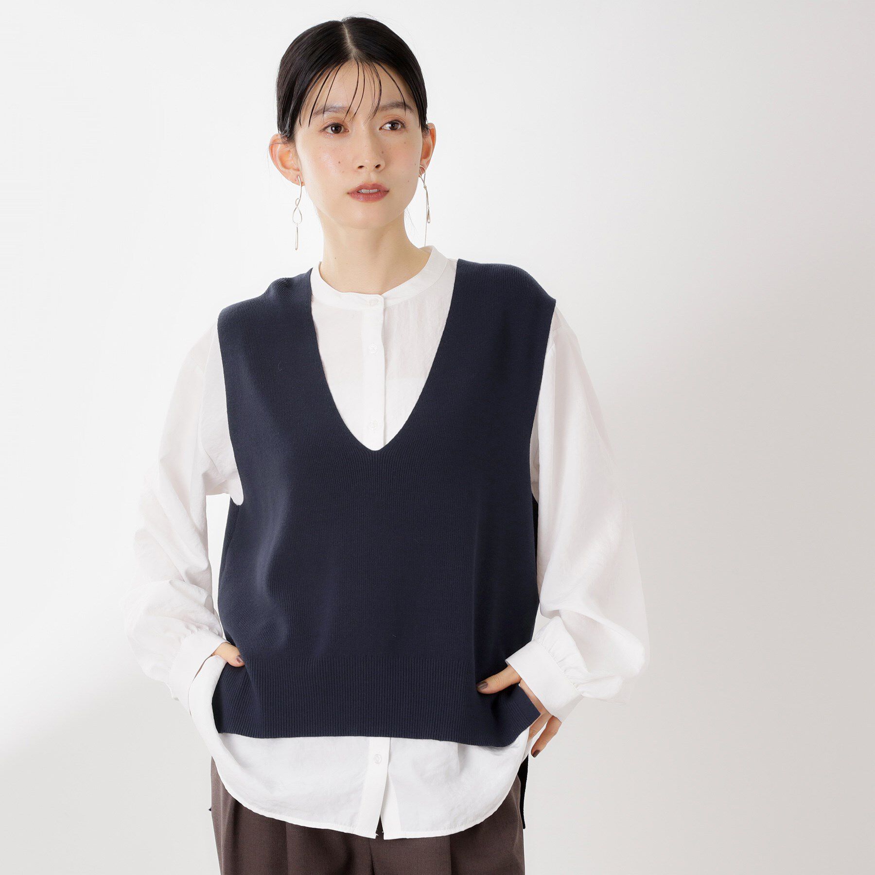 THE SHOP TK「【春まで着られる】ニットベスト＆ブラウスセット/洗濯機OK」|シャツ・ブラウス|ネイビー(094)