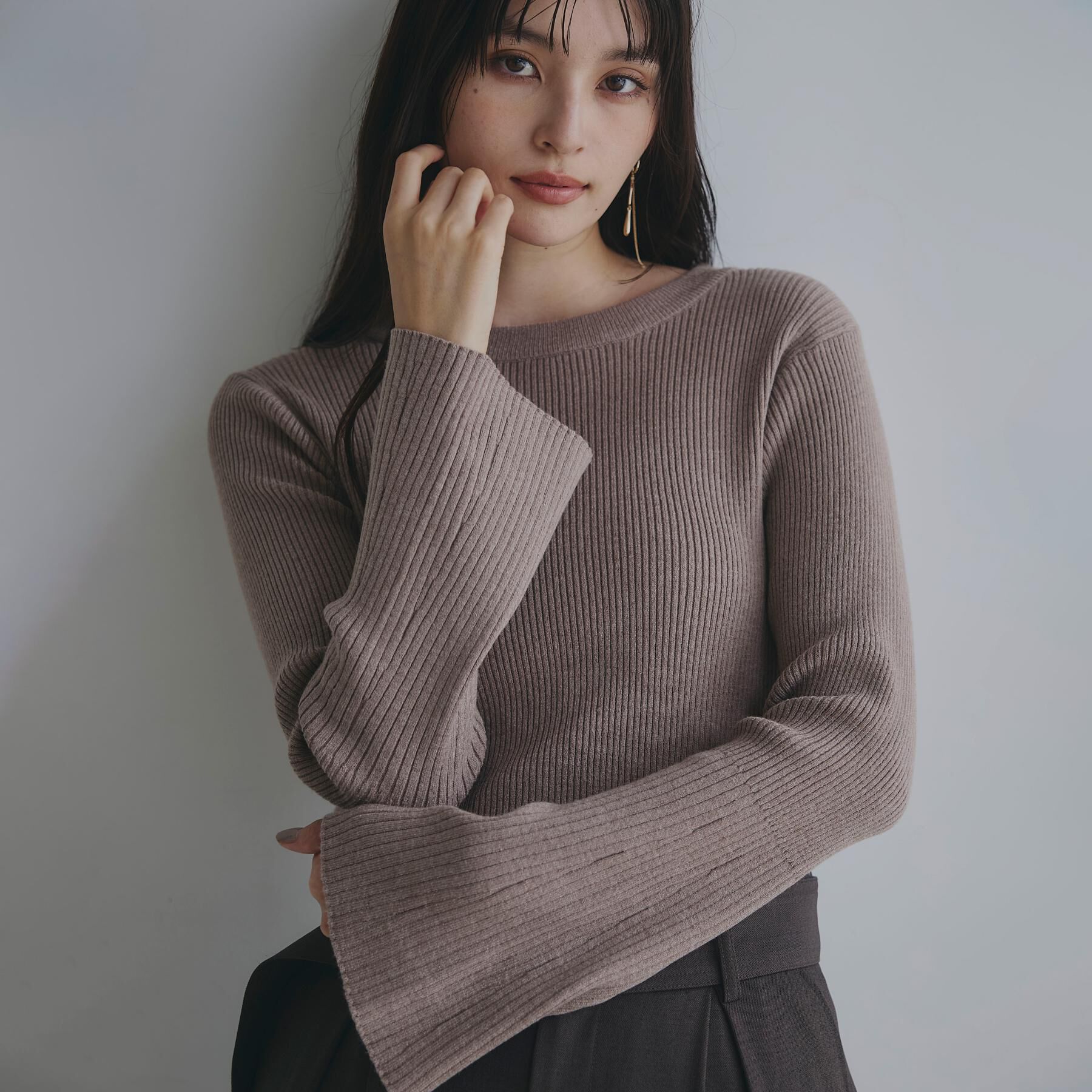 THE SHOP TK「【品よく魅せる】フレアスリーブ リブニット/毛玉になりにくい/静電気防止/洗濯機OK」|ニット・セーター|ベージュ(052)